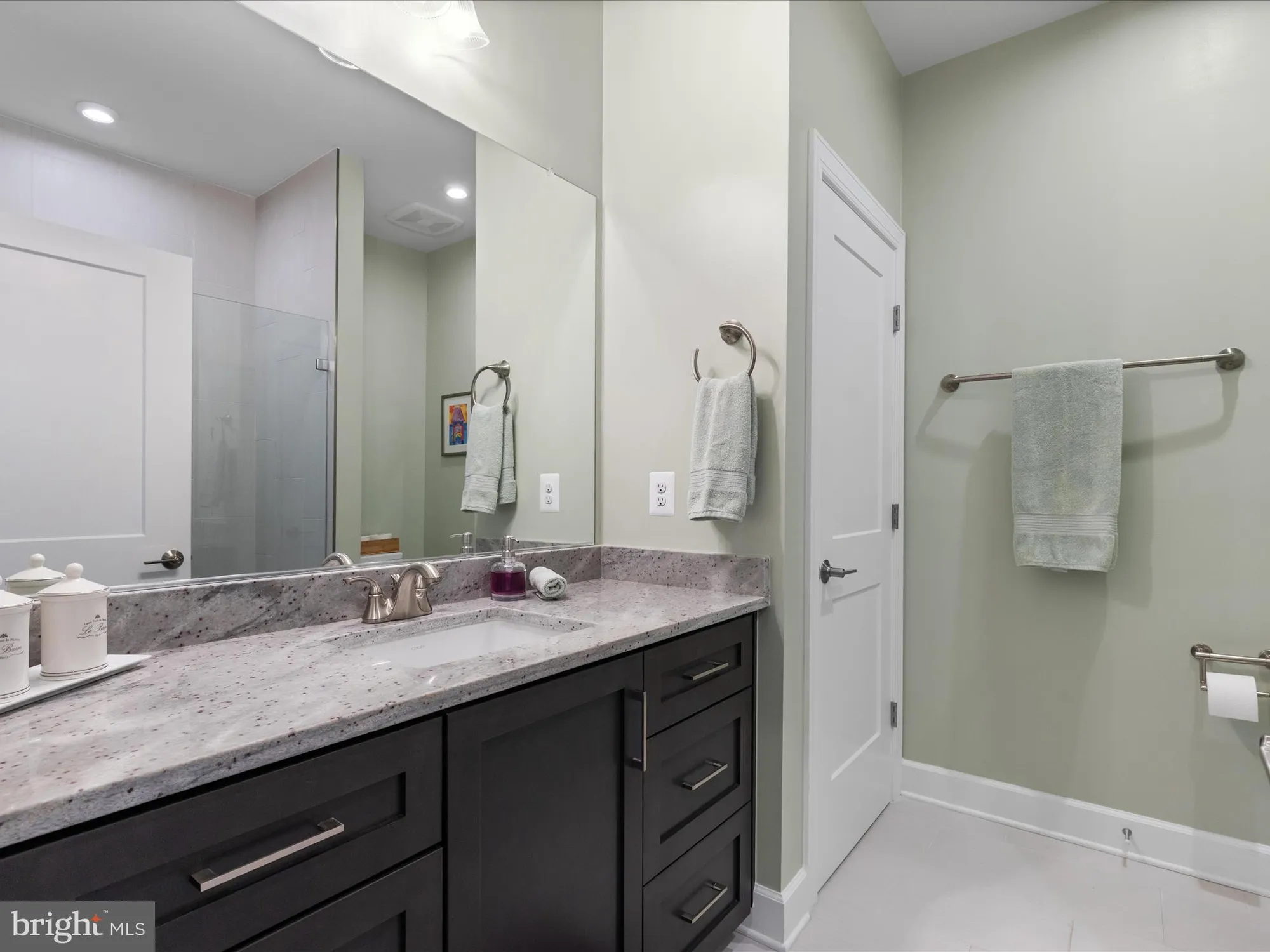 Property Slideshow image 39 of 75 | 43221 greeley sq, Ashburn, VA, 20148