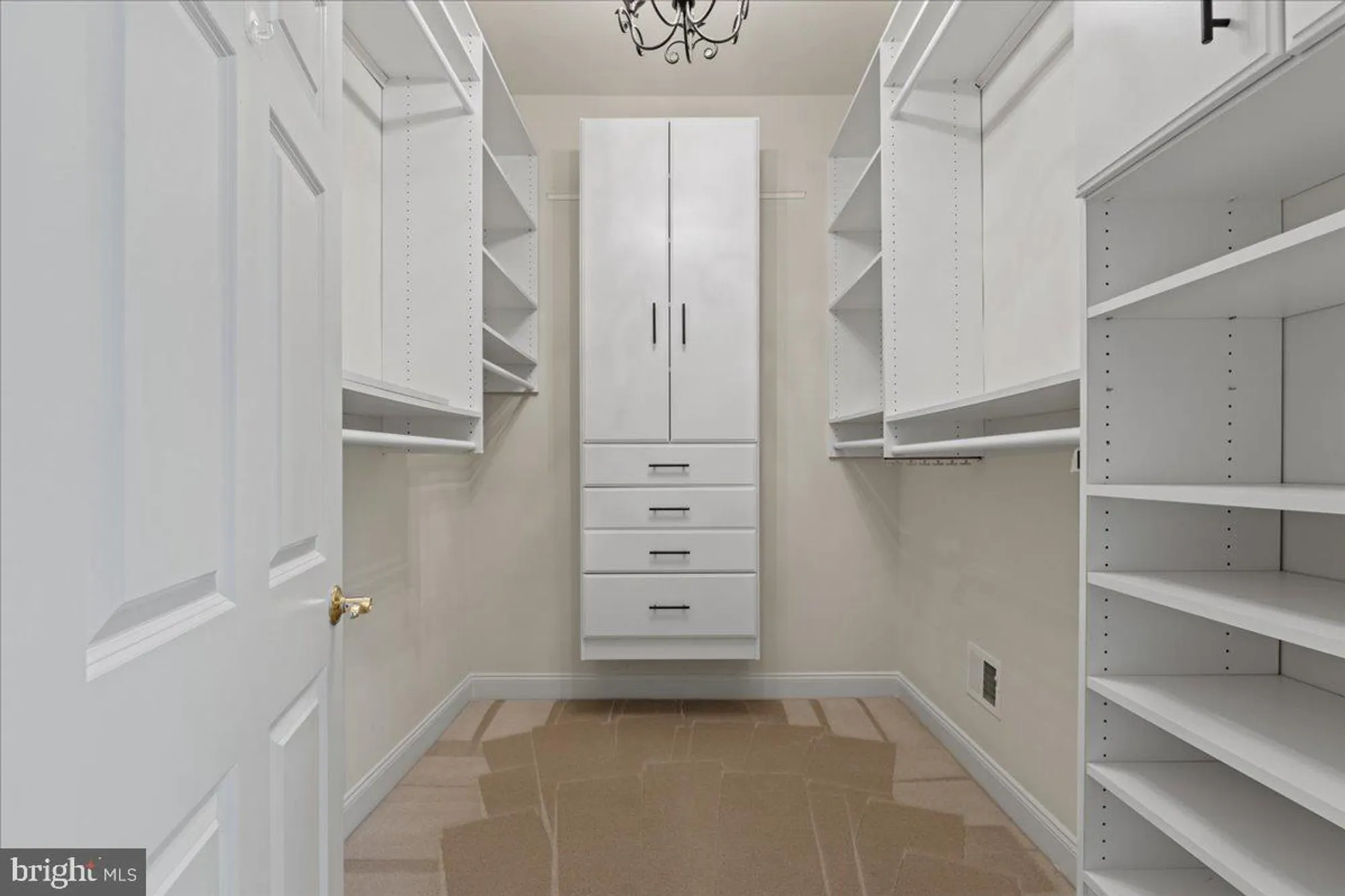 Property Slideshow image 31 of 60 | 5320 trevino dr, Haymarket, VA, 20169