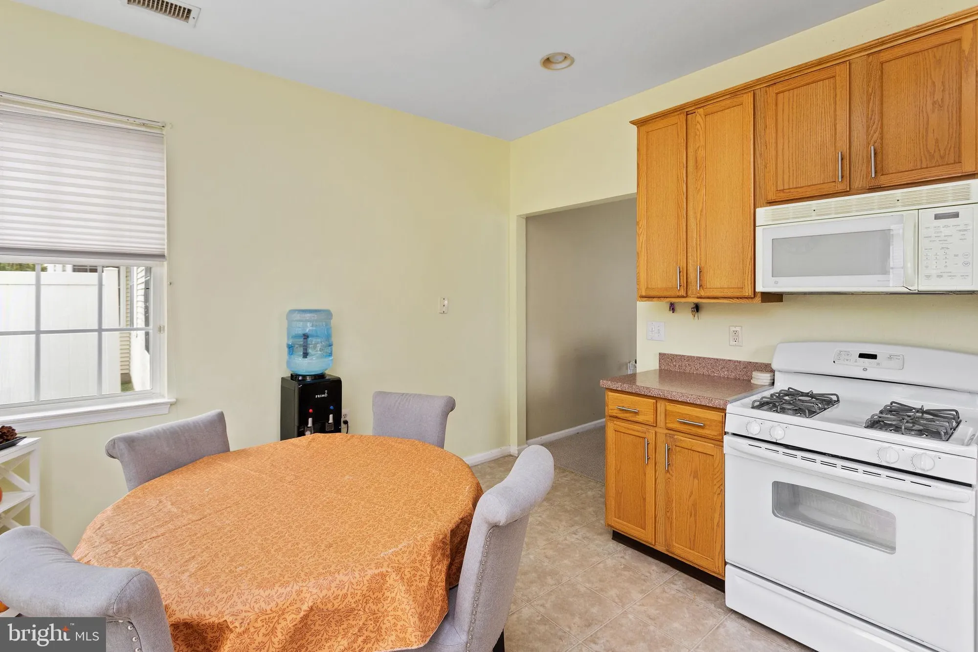 Property Slideshow image 11 of 25 | 151 meadowlark dr, Hamilton, NJ, 08690