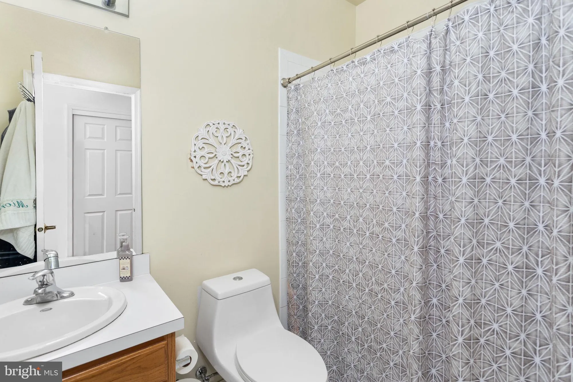Property Slideshow image 16 of 25 | 151 meadowlark dr, Hamilton, NJ, 08690