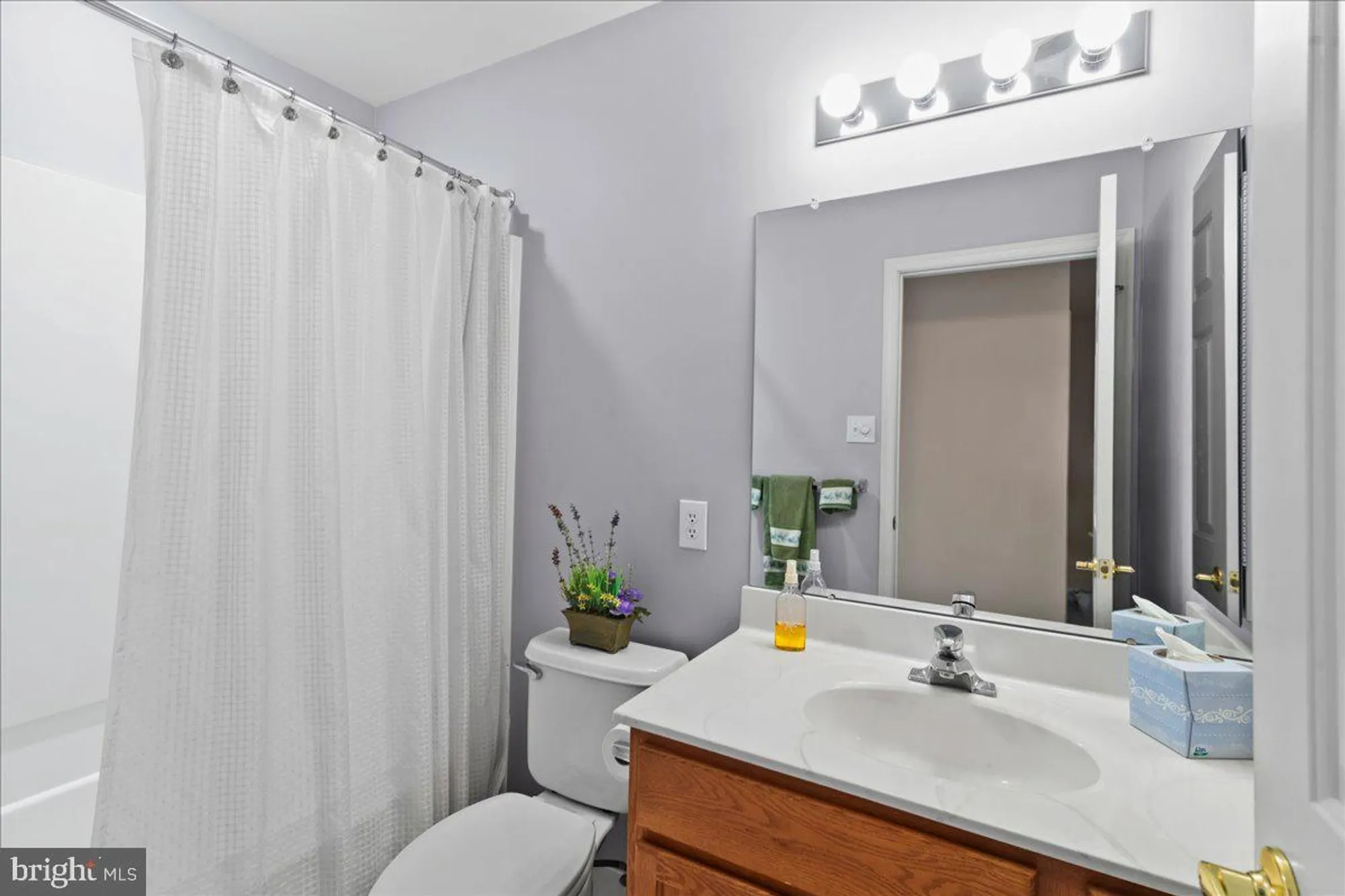 Property Slideshow image 9 of 40 | 1504 springfield ct 37, Jamison, PA, 18929