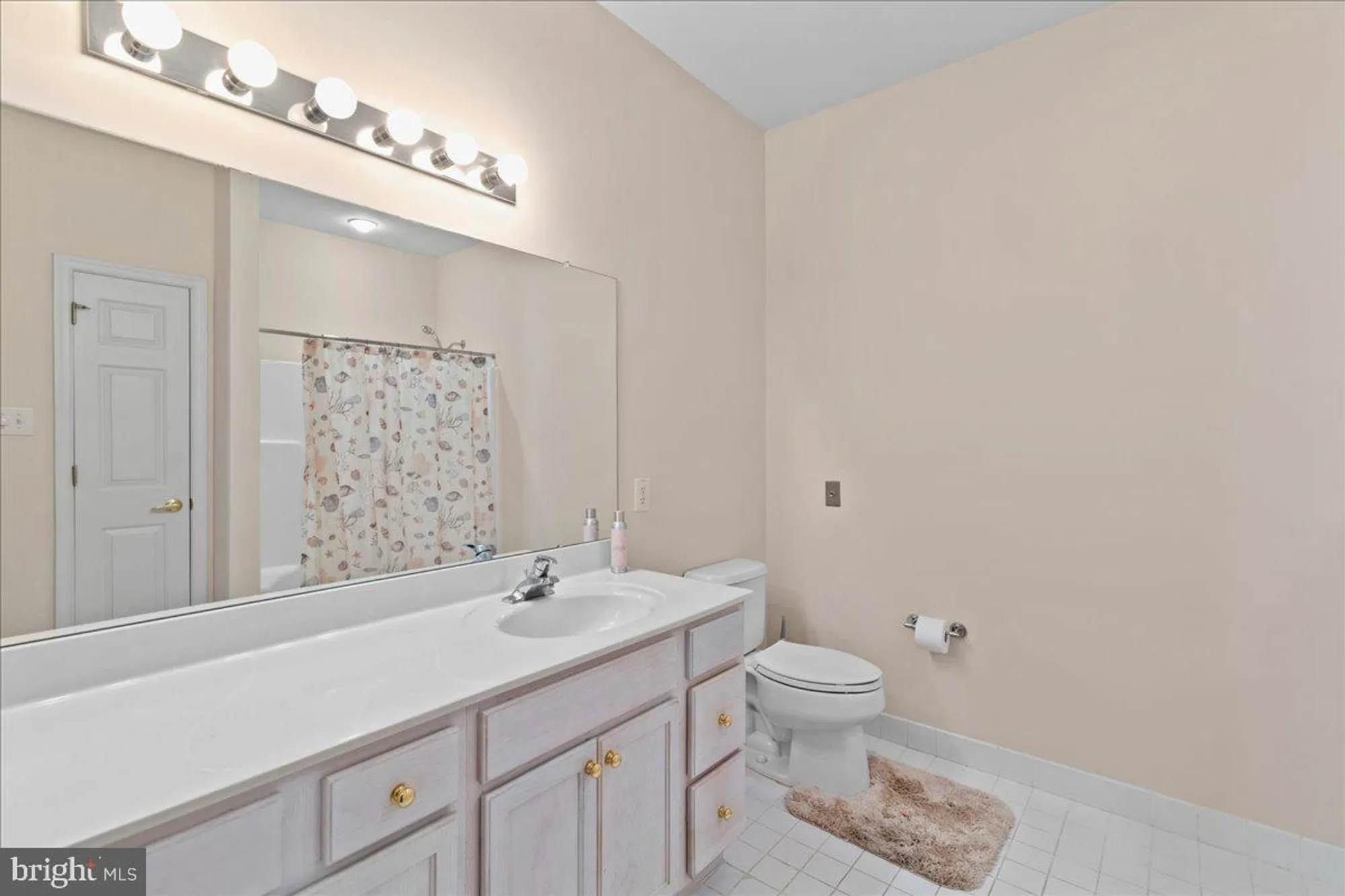 Property Slideshow image 13 of 40 | 1504 springfield ct 37, Jamison, PA, 18929