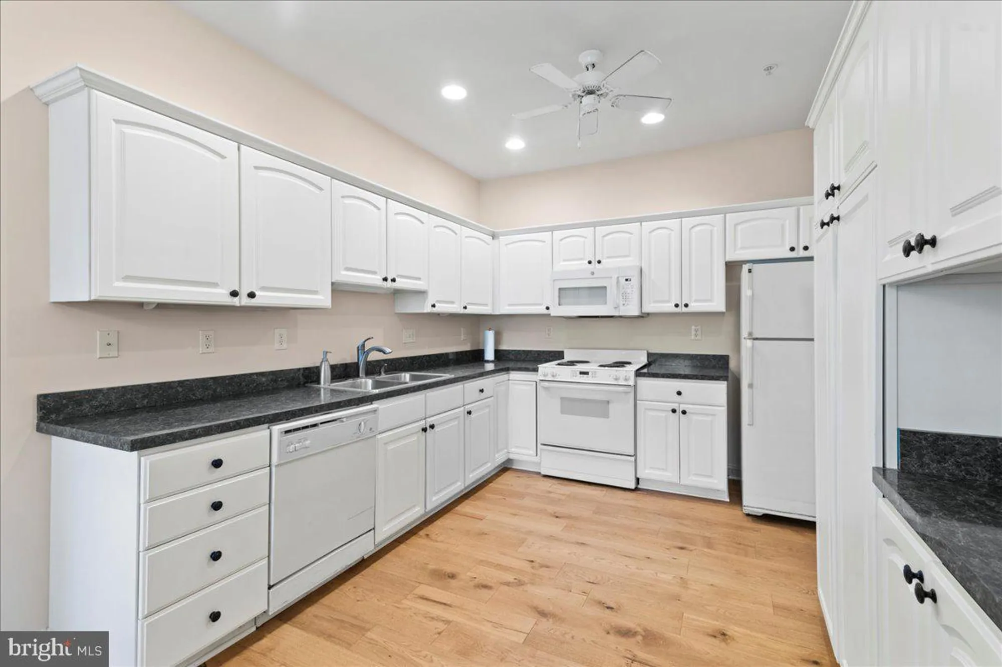 Property Slideshow image 18 of 40 | 1504 springfield ct 37, Jamison, PA, 18929