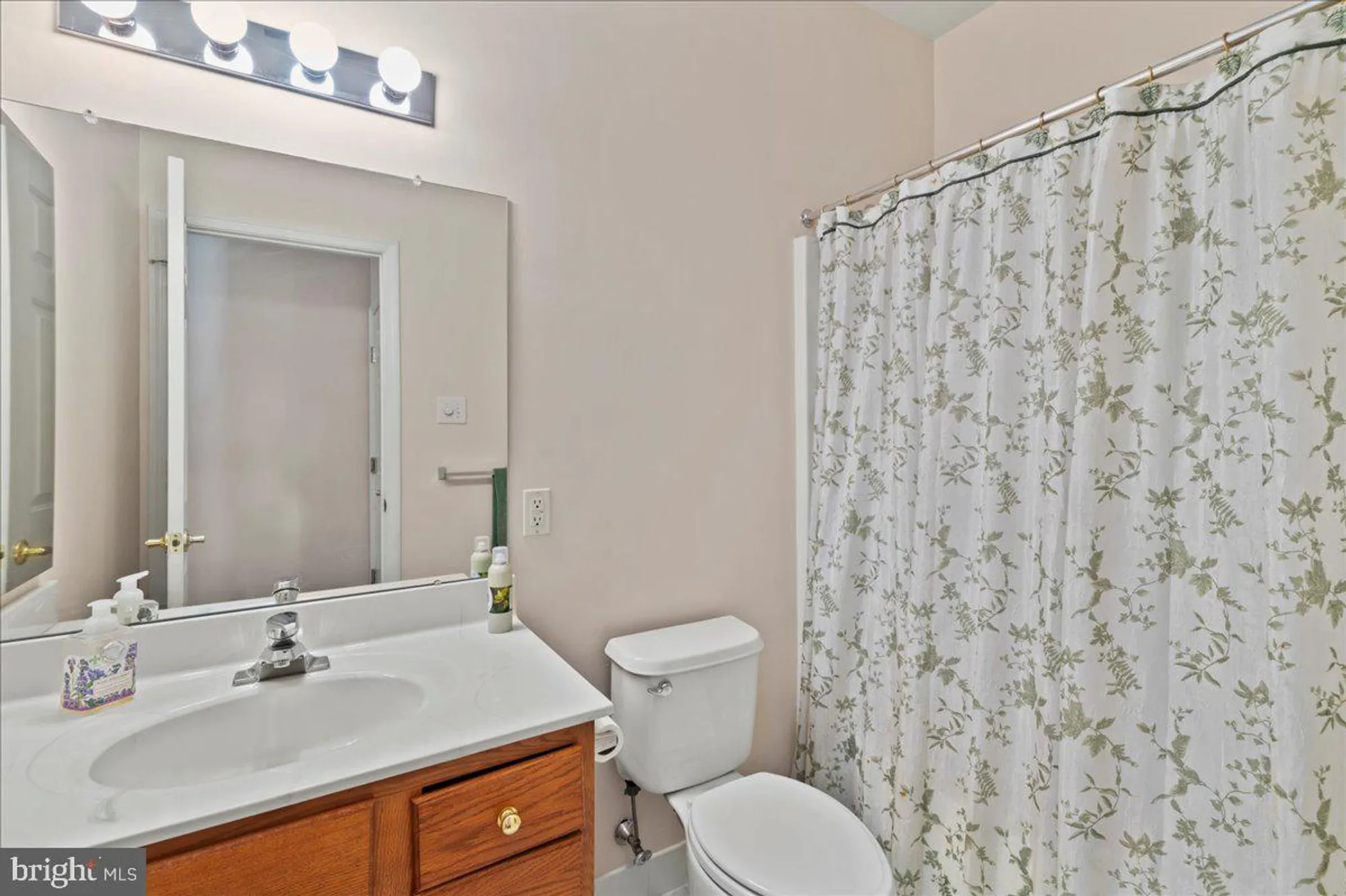 Property Slideshow image 24 of 40 | 1504 springfield ct 37, Jamison, PA, 18929