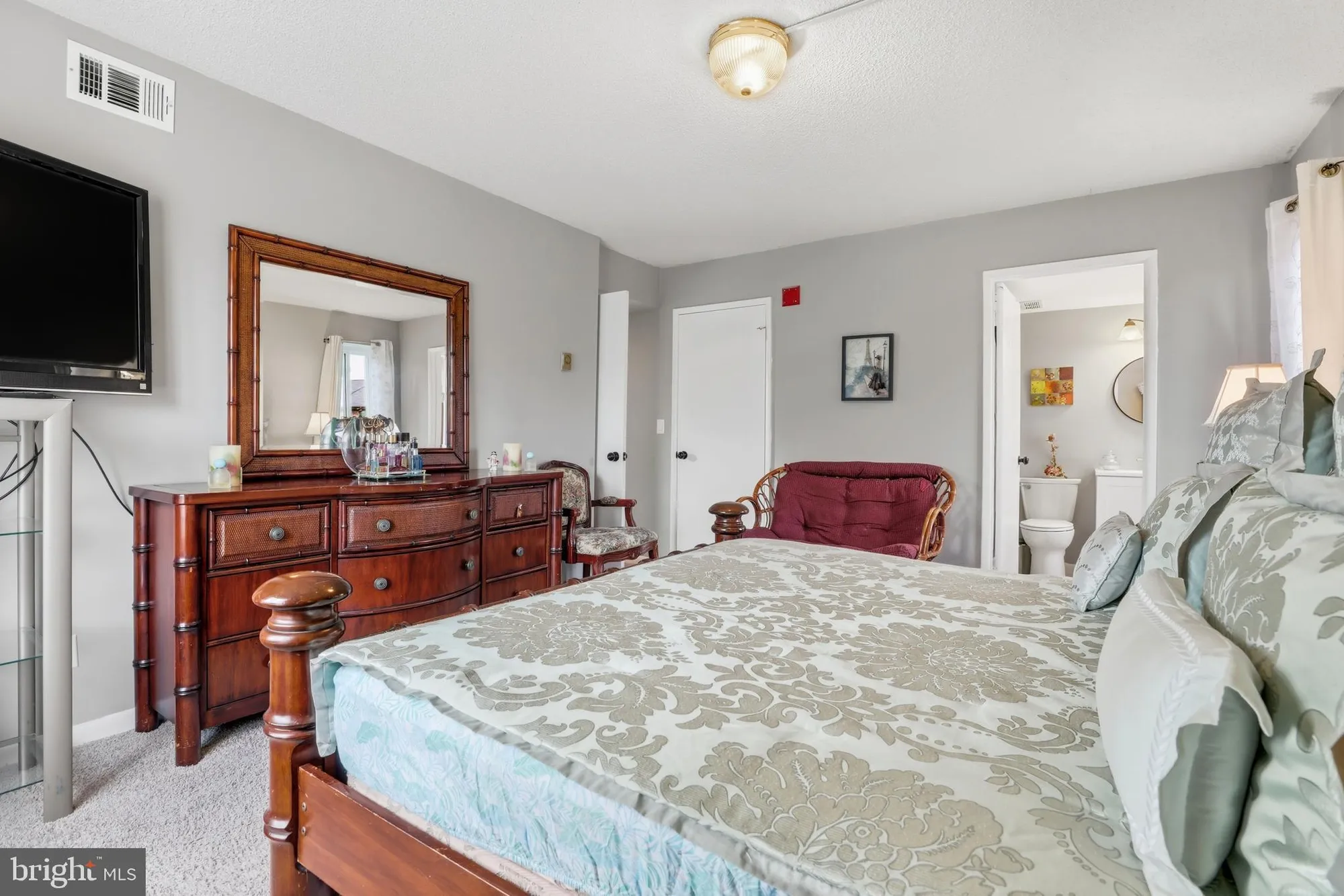 Property Slideshow image 21 of 33 | 15300 beaverbrook ct 88-2e, Silver Spring, MD, 20906