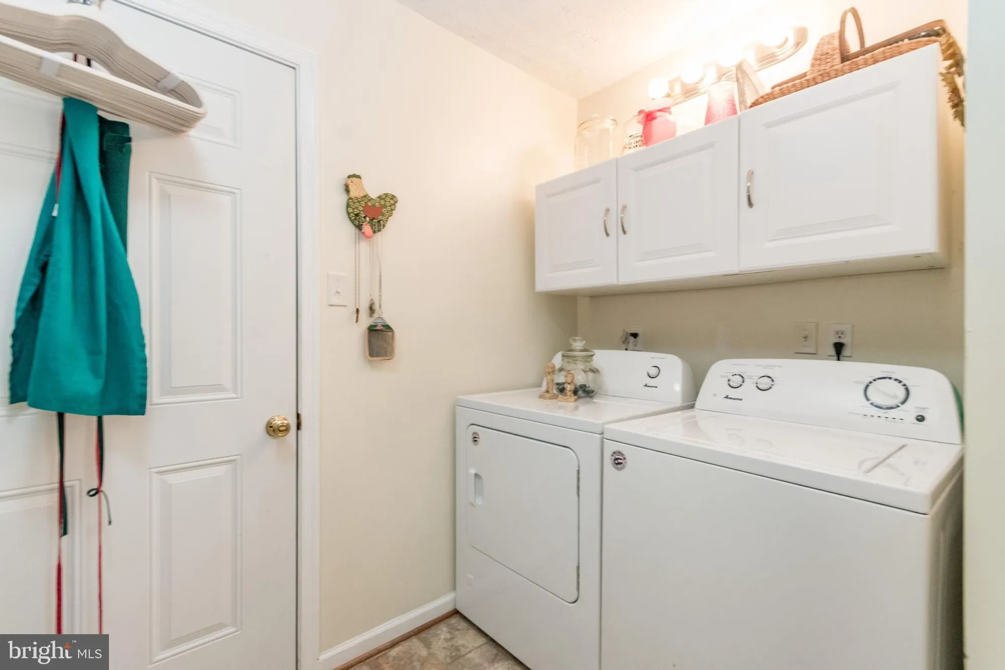 Property Slideshow image 25 of 32 | 221 crestwood ln, Winchester, VA, 22602