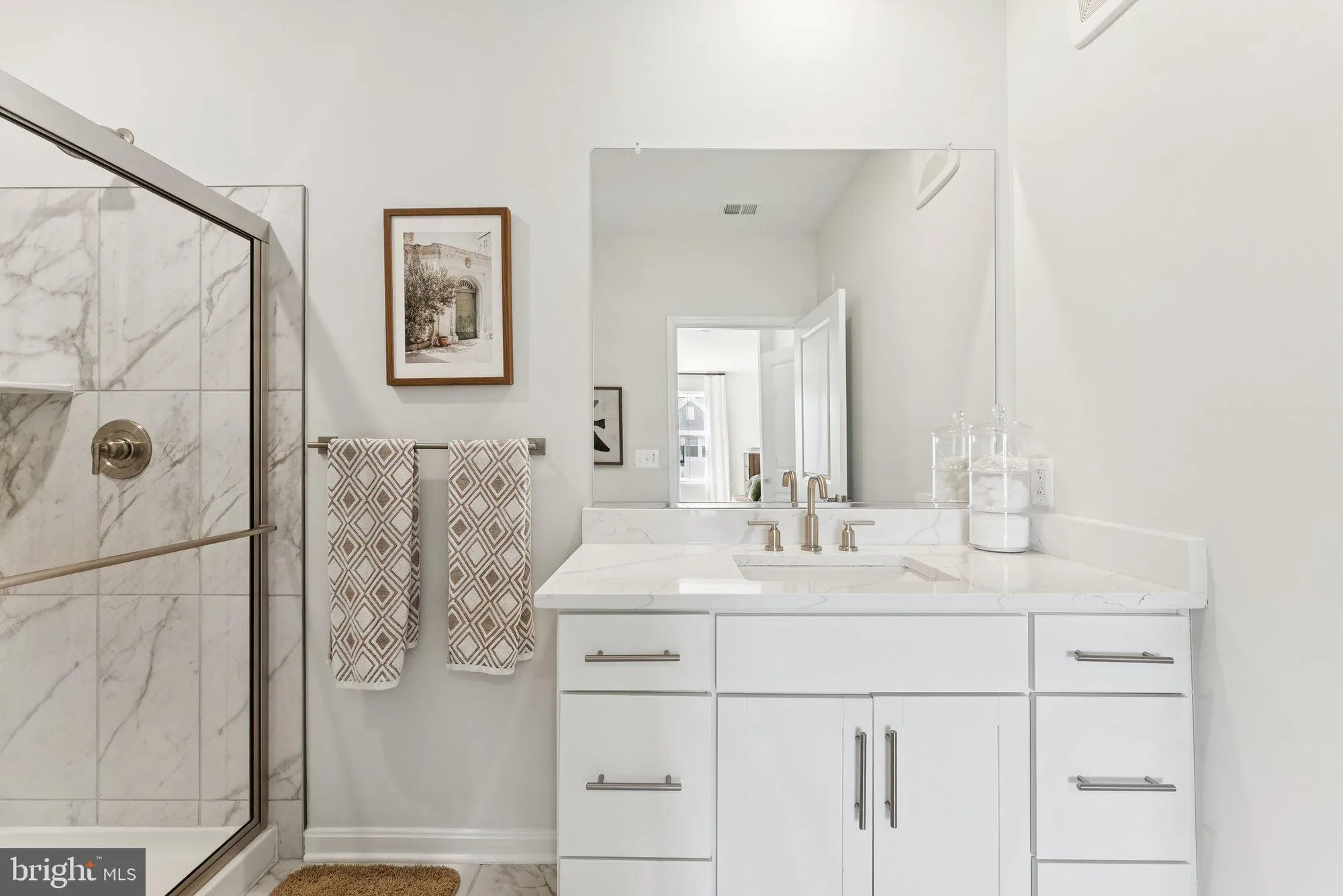 Property Slideshow image 22 of 25 | 3700 havertill ln # 1201, Woodbridge, VA, 22193