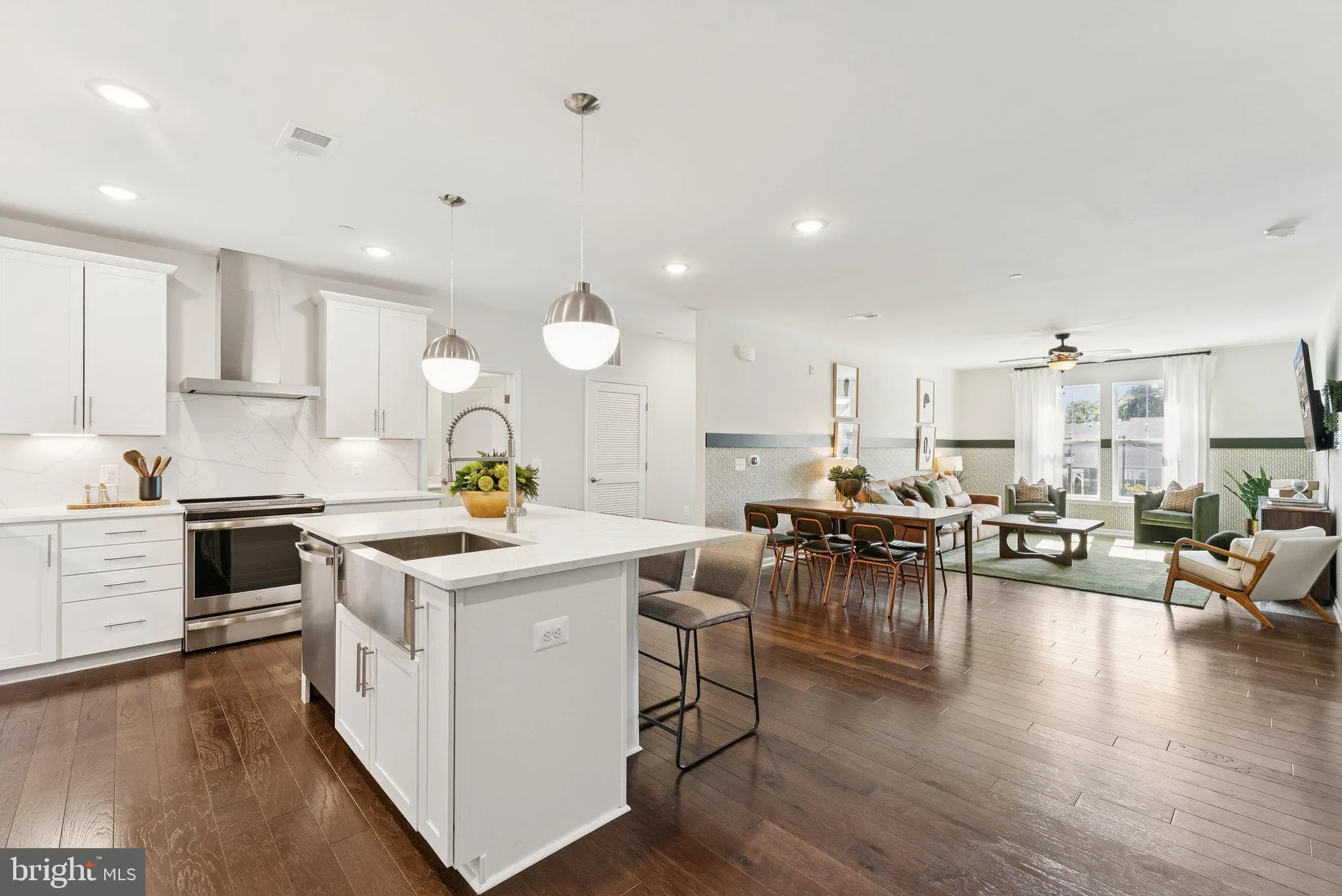 Property Slideshow image 7 of 25 | 3700 havertill ln # 1201, Woodbridge, VA, 22193