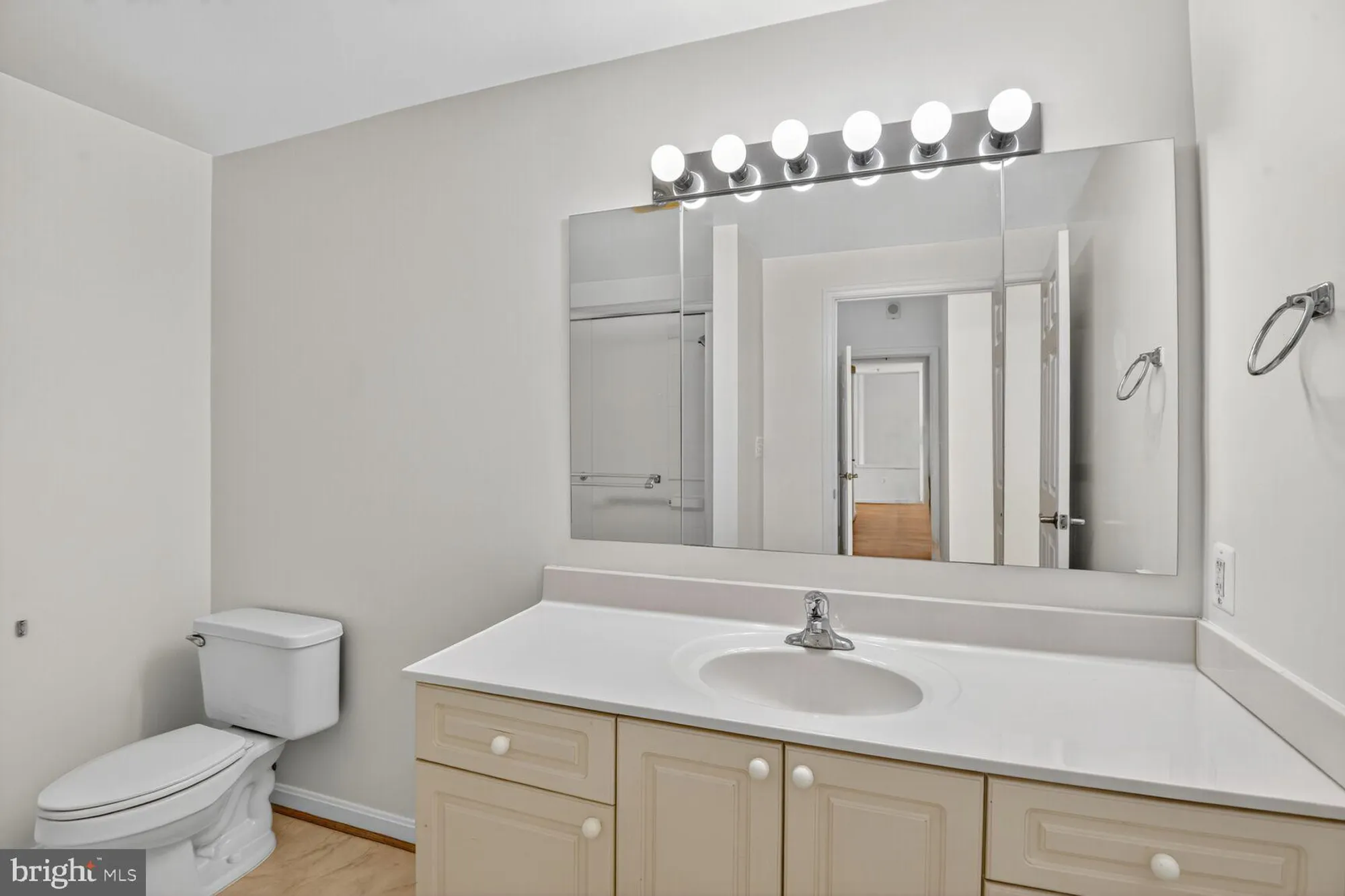 Property Slideshow image 12 of 22 | 3200 n leisure world blvd 918, Silver Spring, MD, 20906