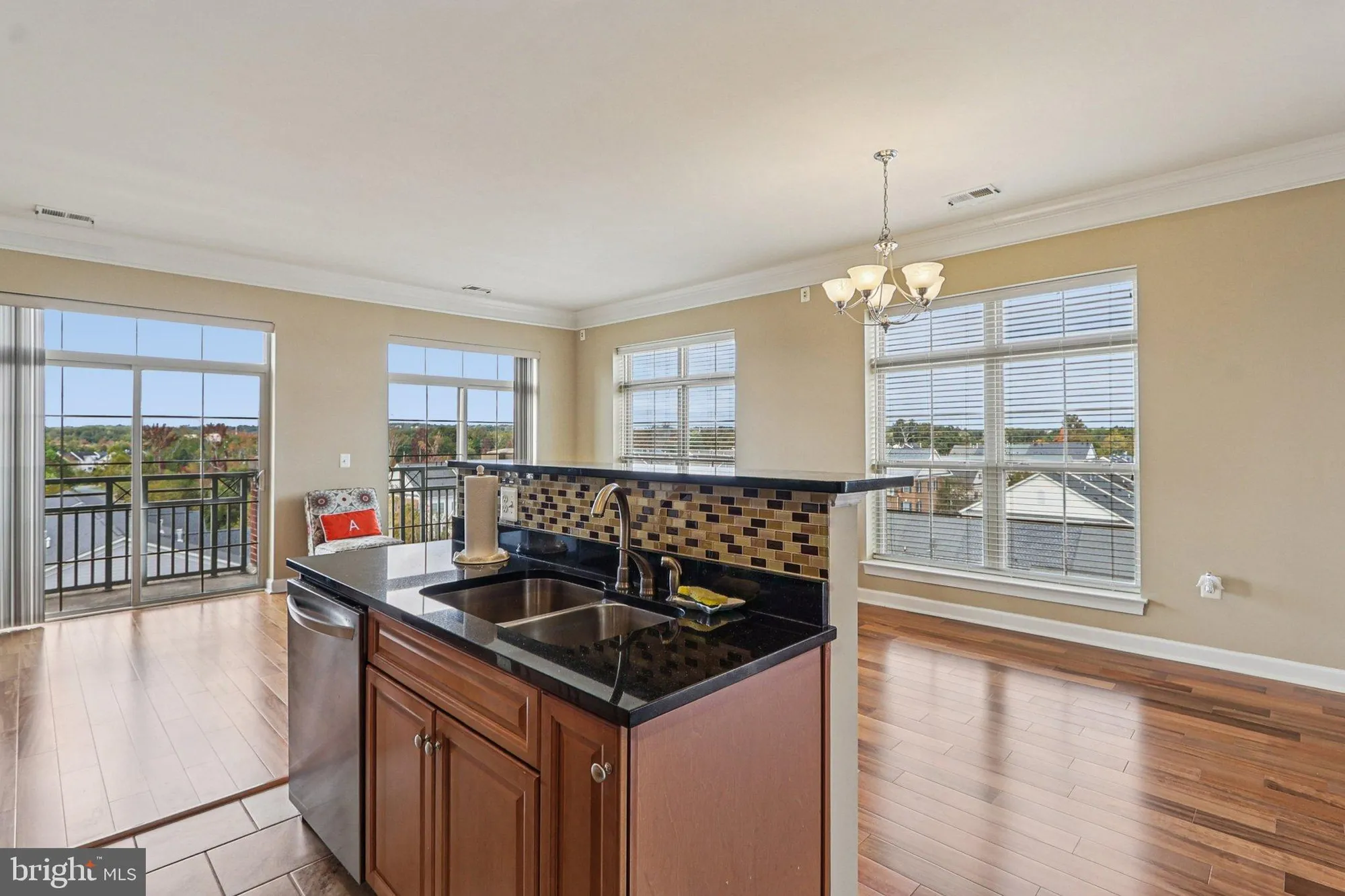 Property Slideshow image 13 of 58 | 680 watermans dr apt 505, Woodbridge, VA, 22191