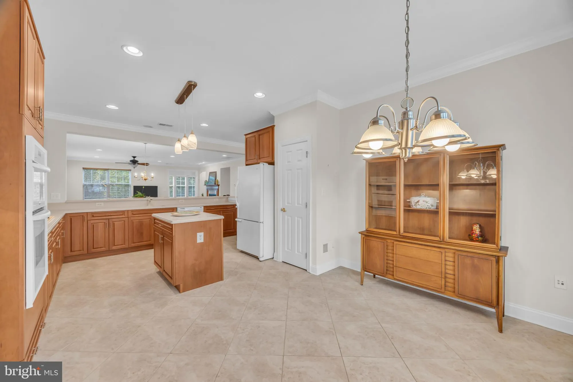 Property Slideshow image 8 of 31 | 8 barbados ct, Hamilton, NJ, 08691