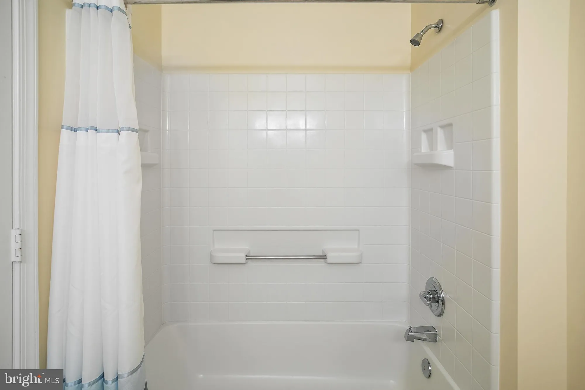 Property Slideshow image 12 of 62 | 19375 cypress ridge ter unit 418, Leesburg, VA, 20176