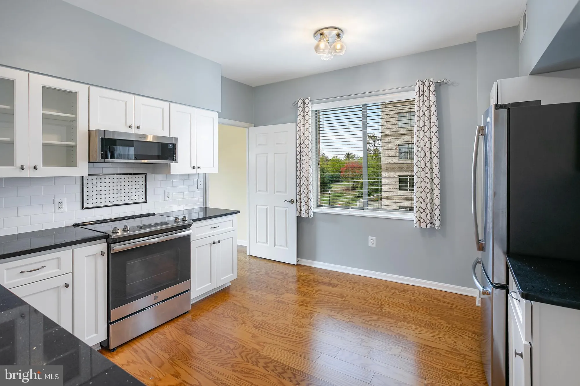 Property Slideshow image 16 of 62 | 19375 cypress ridge ter unit 418, Leesburg, VA, 20176