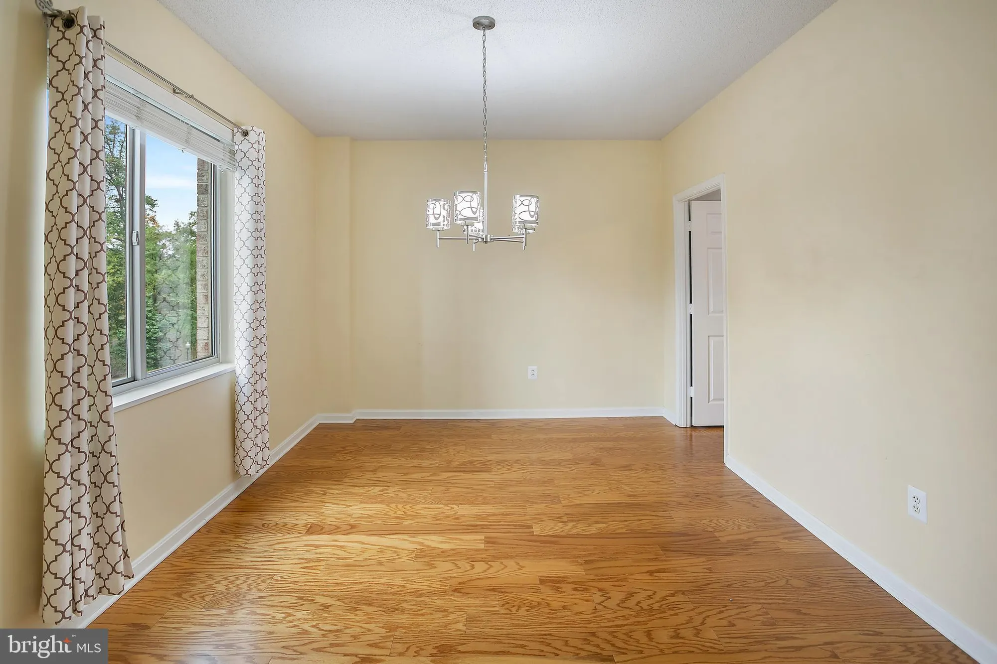 Property Slideshow image 19 of 62 | 19375 cypress ridge ter unit 418, Leesburg, VA, 20176