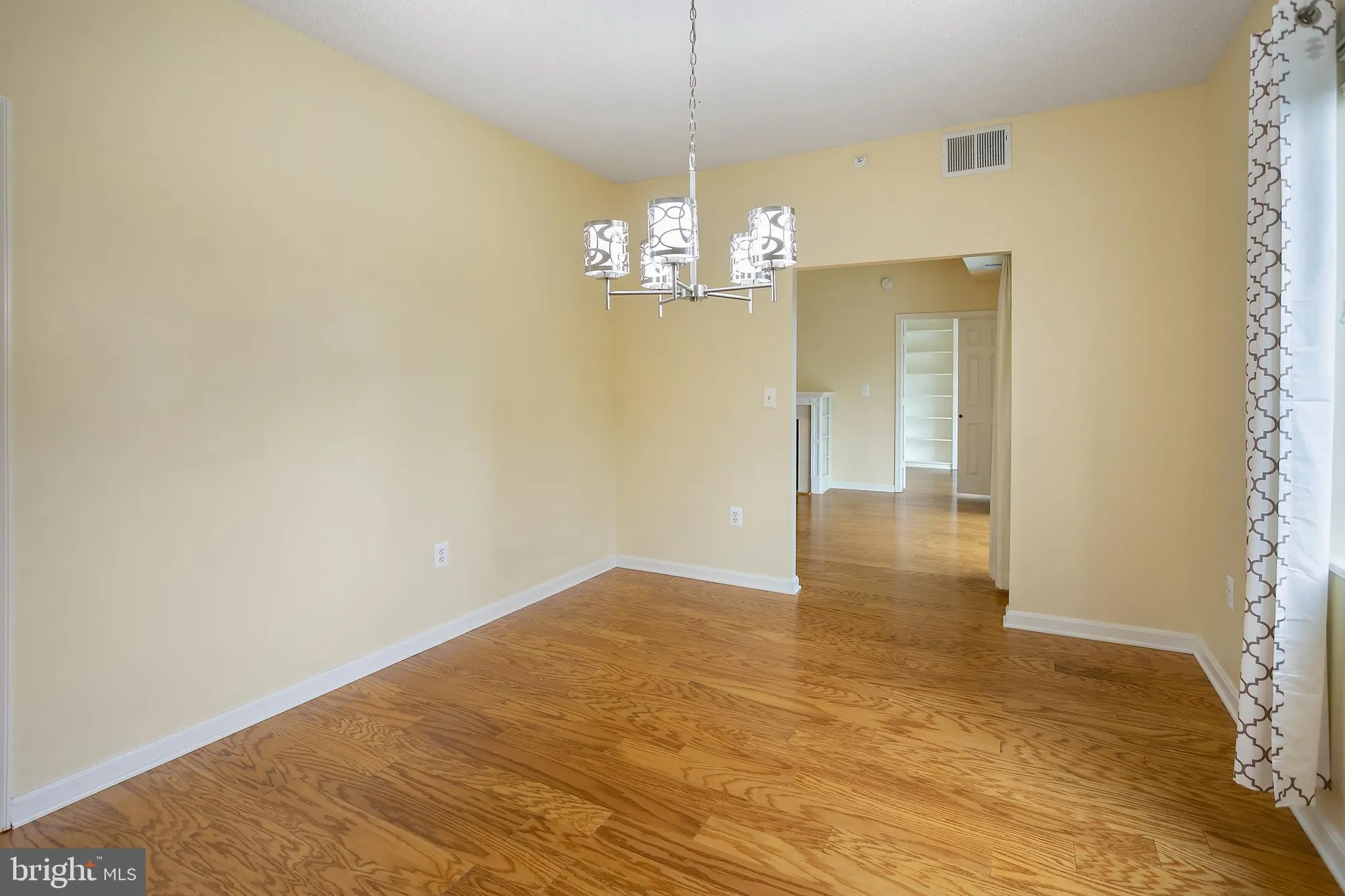 Property Slideshow image 21 of 62 | 19375 cypress ridge ter unit 418, Leesburg, VA, 20176