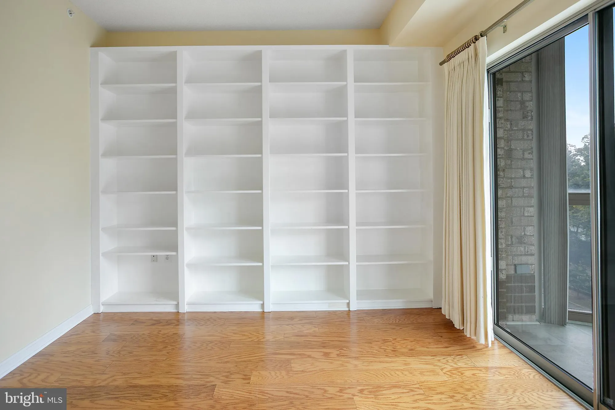 Property Slideshow image 28 of 62 | 19375 cypress ridge ter unit 418, Leesburg, VA, 20176