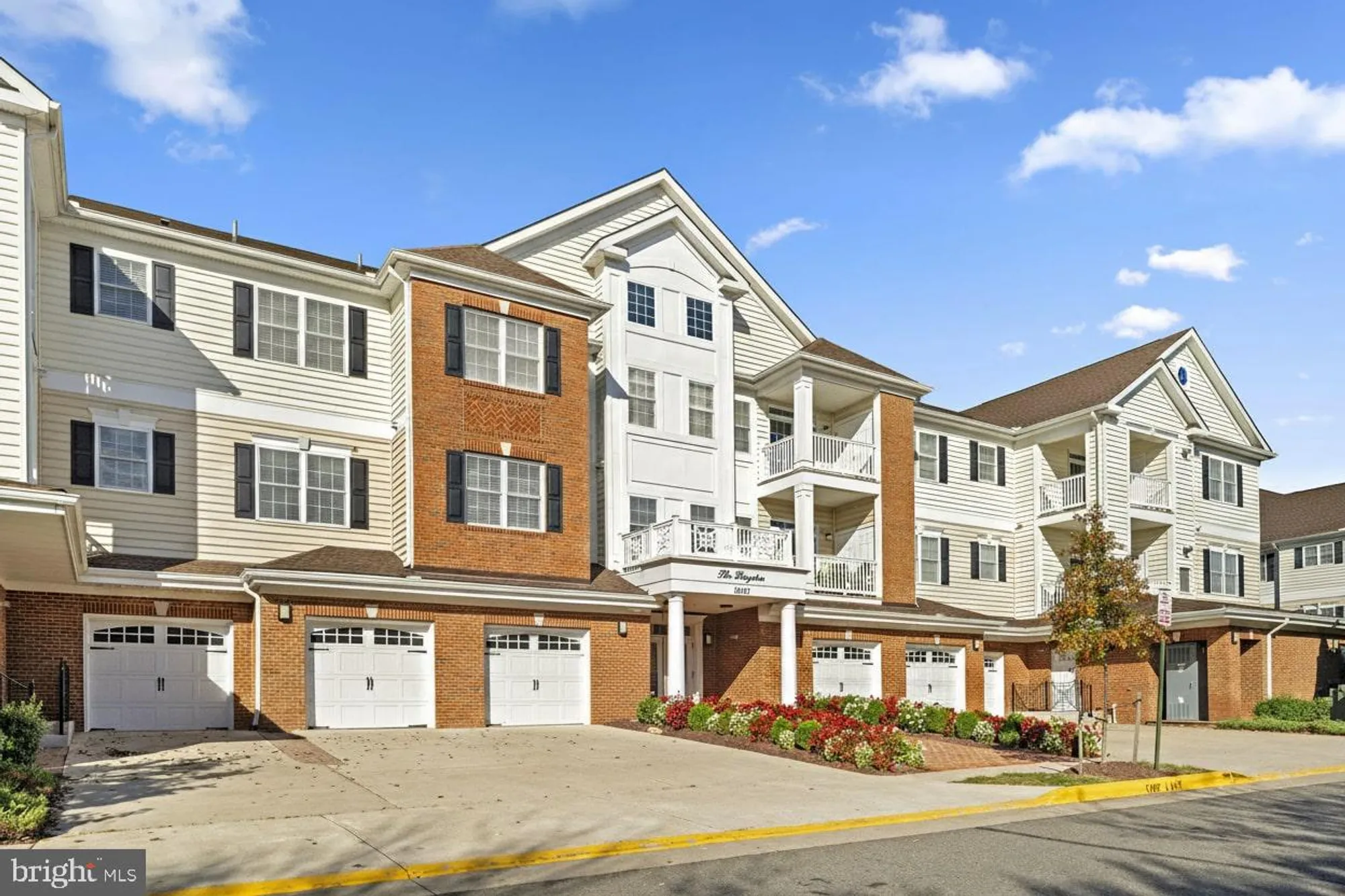 Property Slideshow image 3 of 69 | 15201 royal crest dr apt 407, Haymarket, VA, 20169