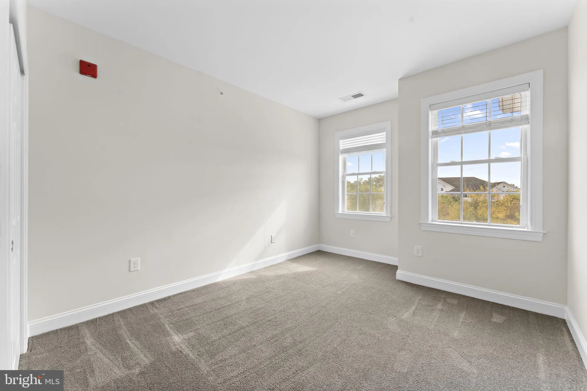 Property Slideshow image 36 of 69 | 15201 royal crest dr apt 407, Haymarket, VA, 20169