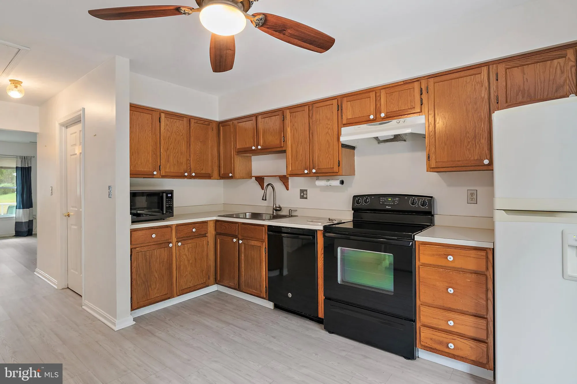 Property Slideshow image 15 of 42 | 932 riversedge cir, Annapolis, MD, 21401