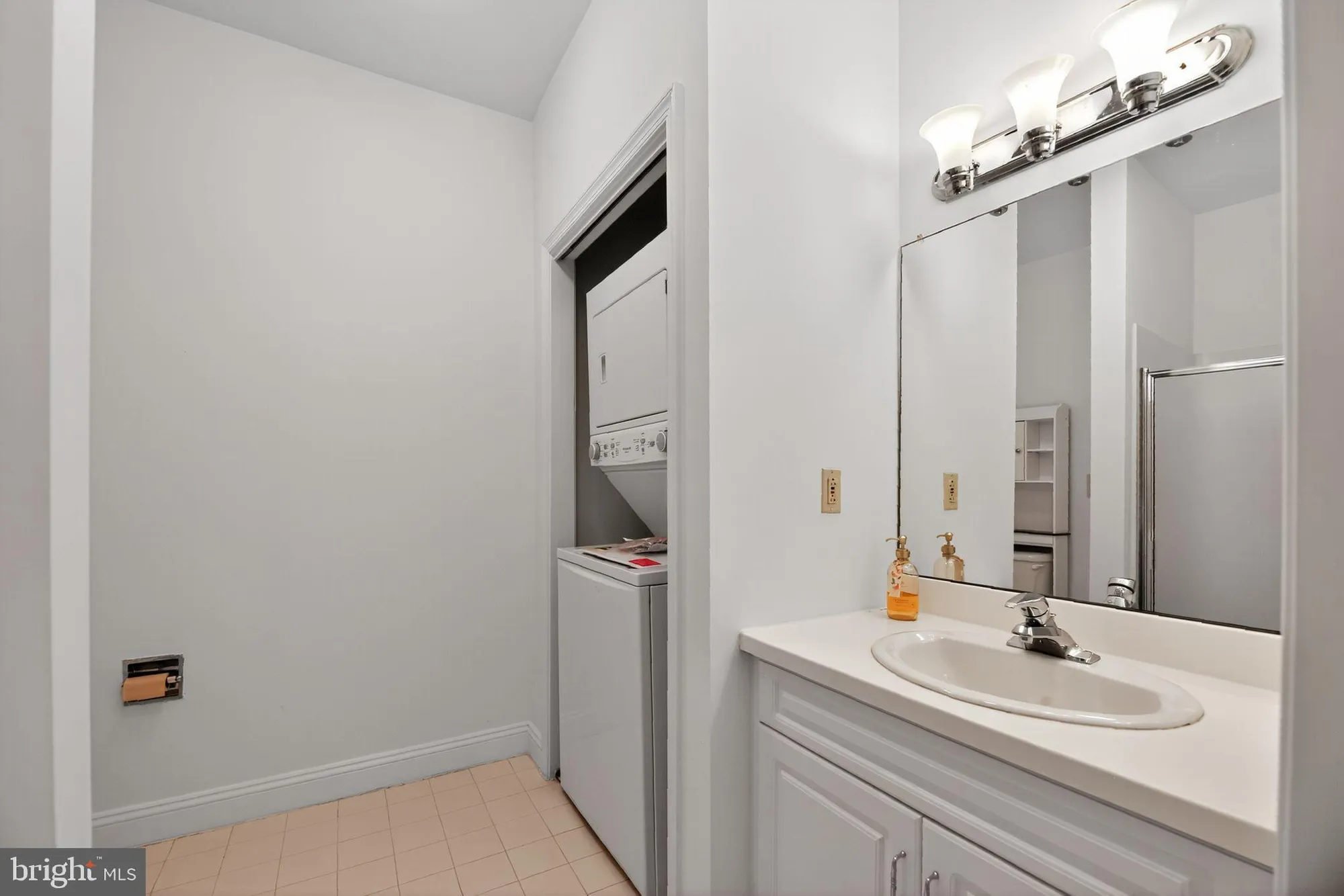 Property Slideshow image 8 of 18 | 2141 windrow dr, Princeton, NJ, 08540