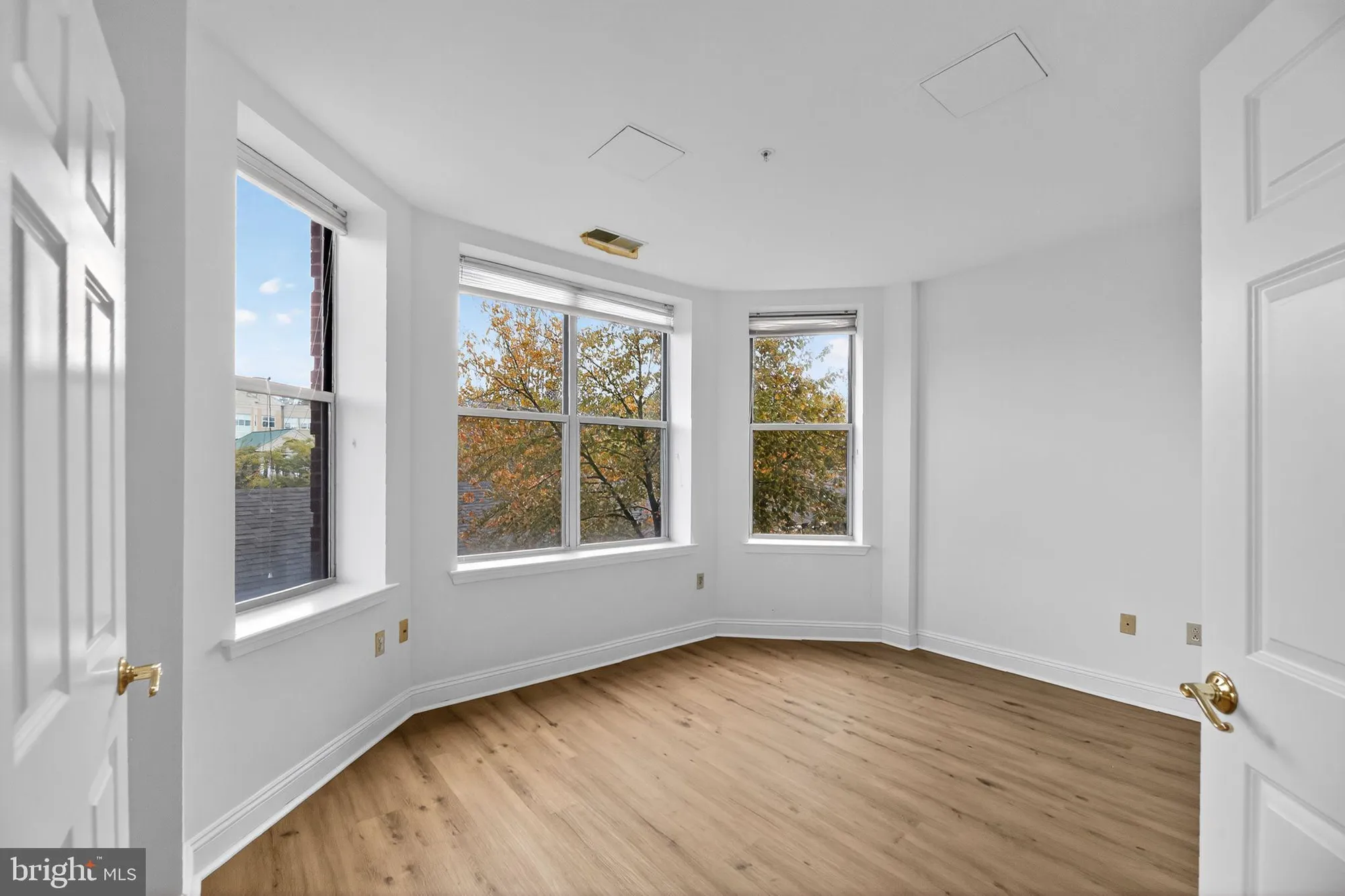 Property Slideshow image 7 of 18 | 2141 windrow dr, Princeton, NJ, 08540