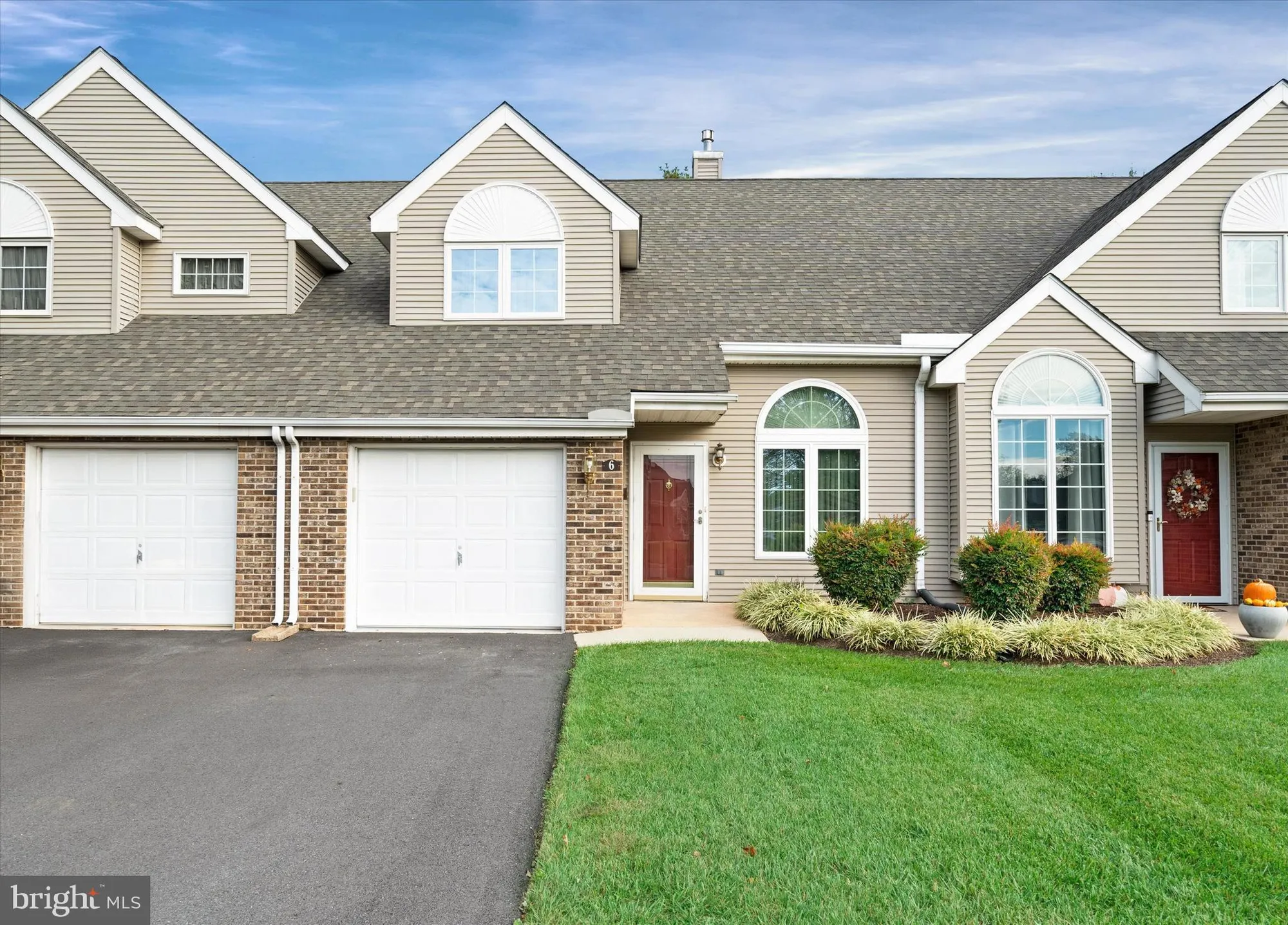 Property Slideshow image 1 of 31 | 6 grosvenor ct # 14, Wilmington, DE, 19804