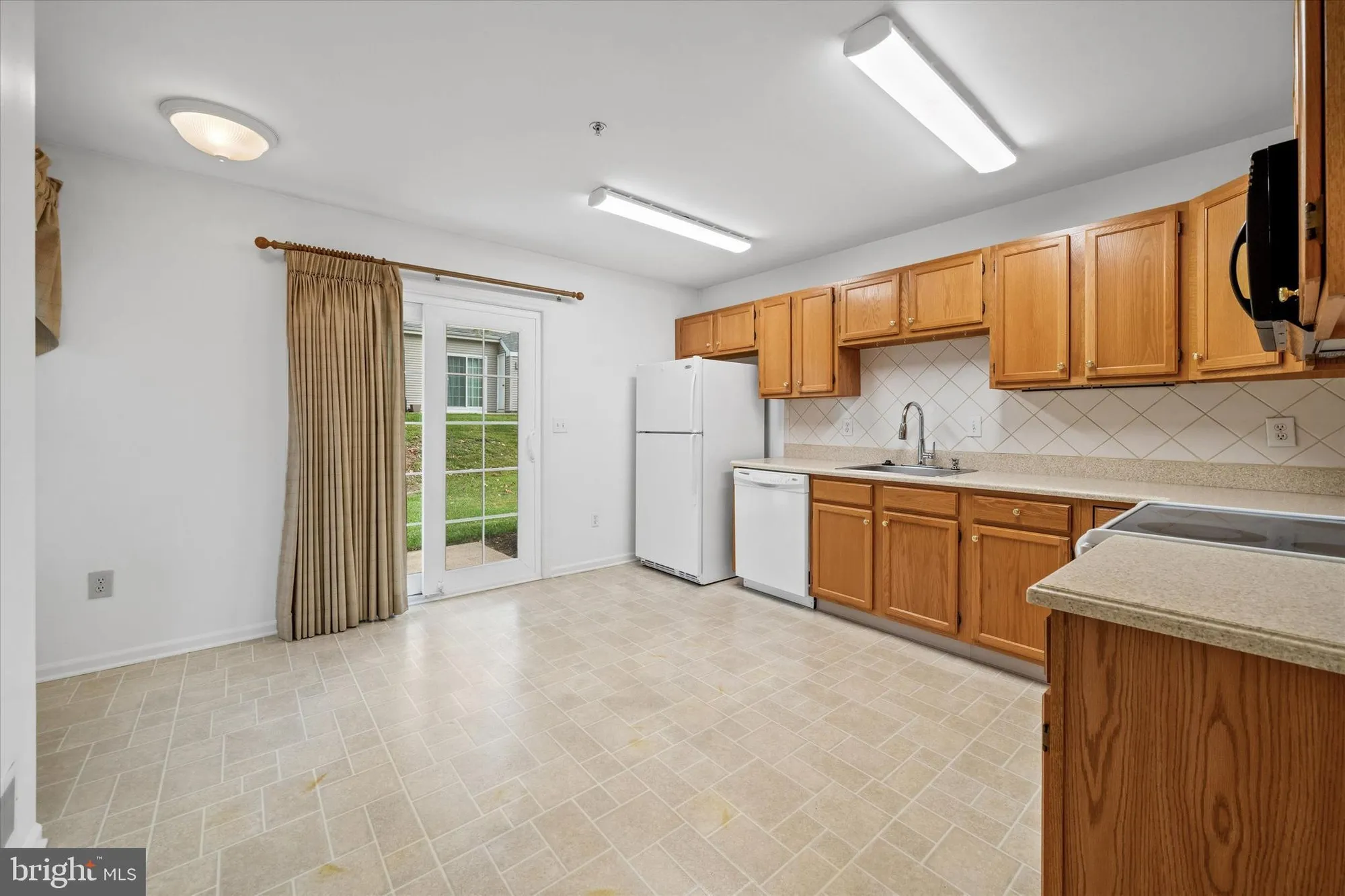 Property Slideshow image 10 of 31 | 6 grosvenor ct # 14, Wilmington, DE, 19804