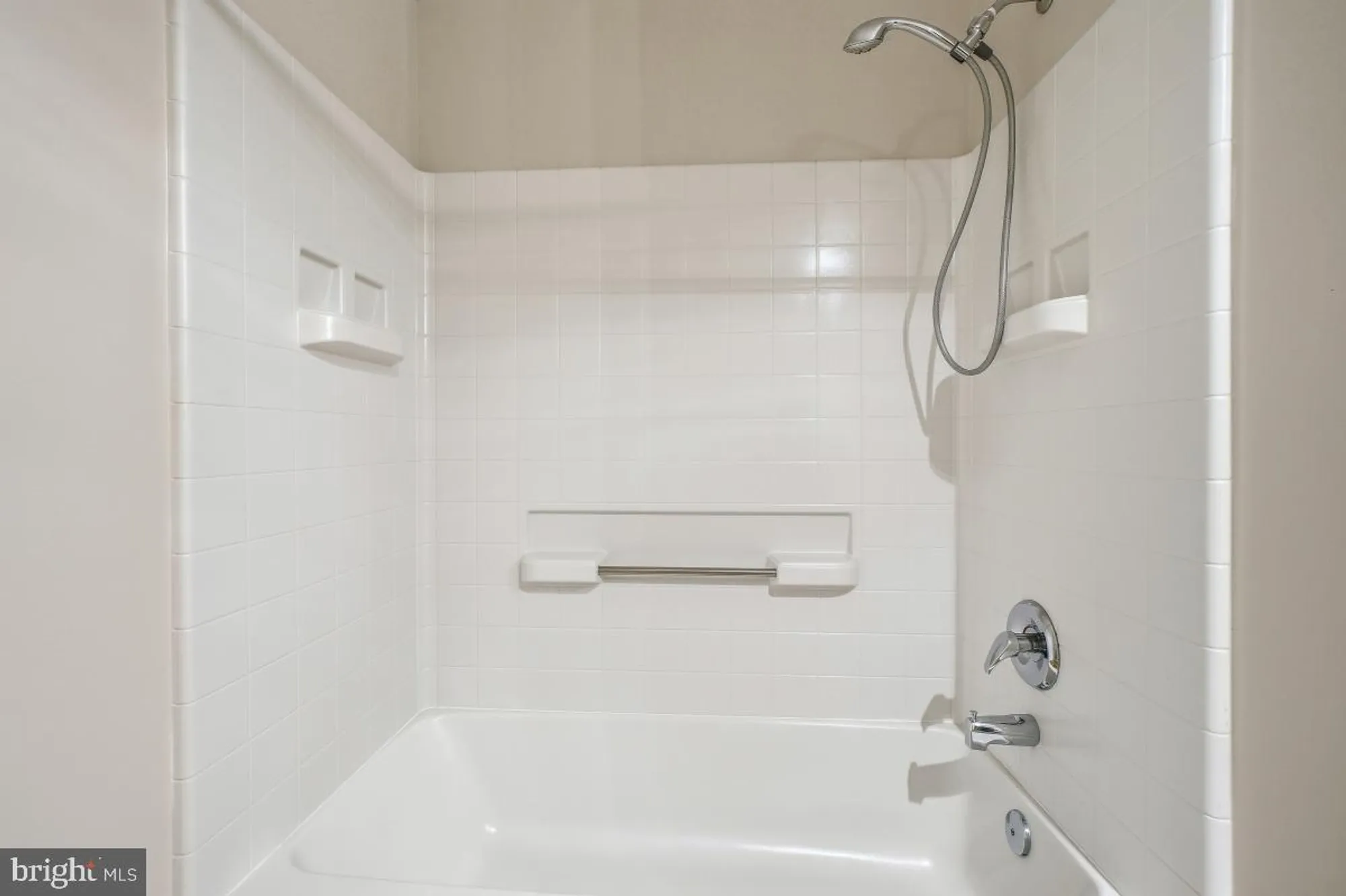 Property Slideshow image 26 of 48 | 2904 n leisure world blvd apt 514, Silver Spring, MD, 20906