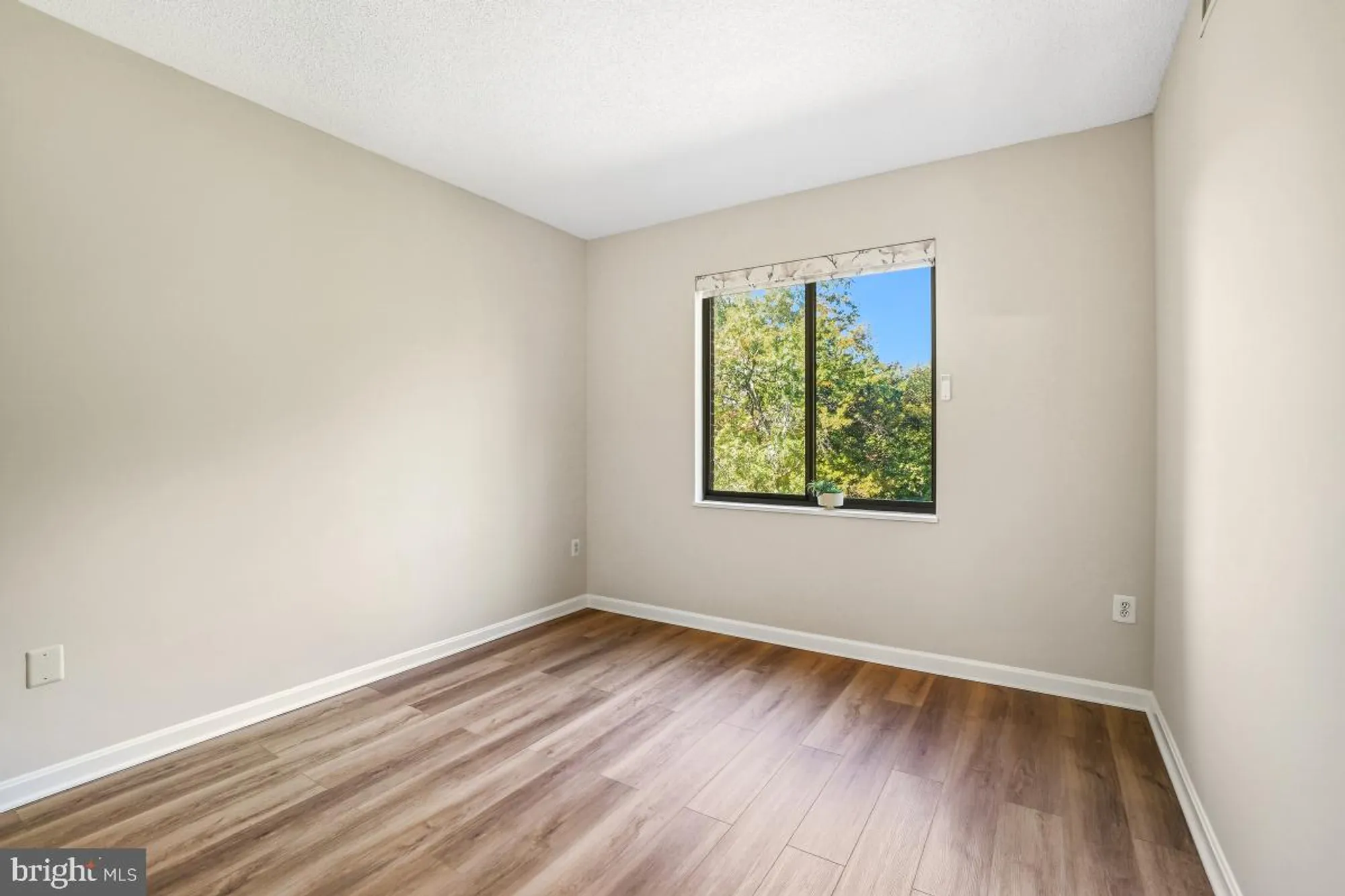 Property Slideshow image 22 of 48 | 2904 n leisure world blvd apt 514, Silver Spring, MD, 20906