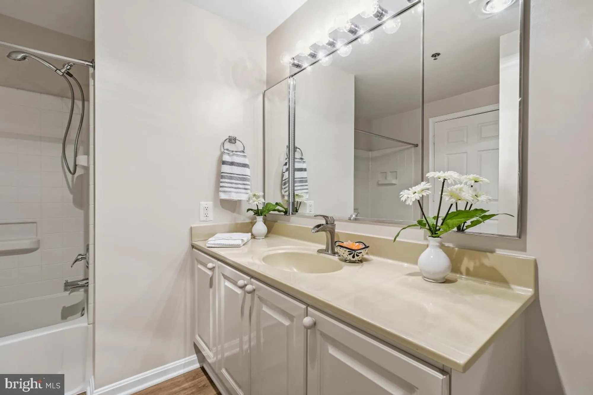 Property Slideshow image 25 of 48 | 2904 n leisure world blvd apt 514, Silver Spring, MD, 20906
