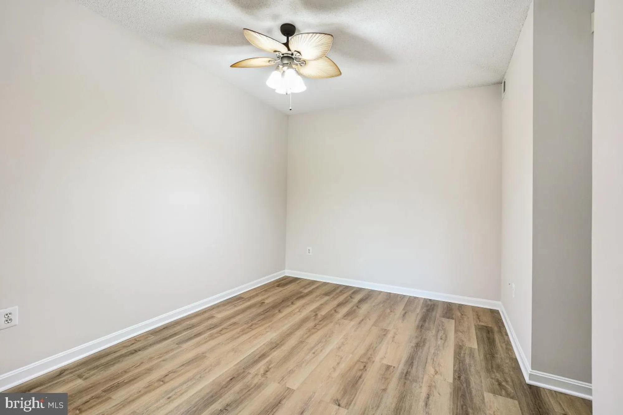 Property Slideshow image 11 of 48 | 2904 n leisure world blvd apt 514, Silver Spring, MD, 20906