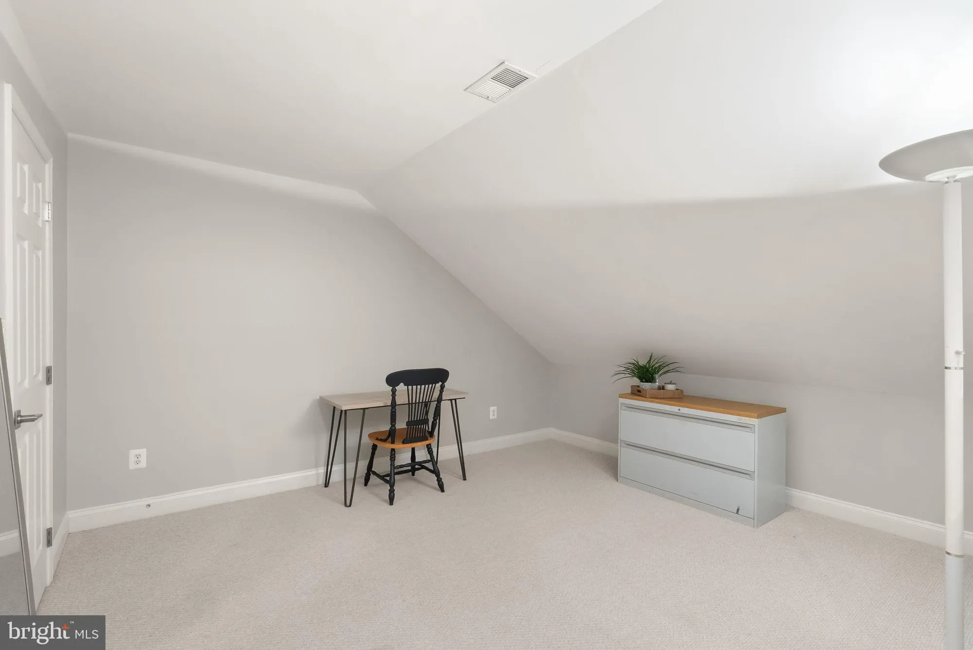 Property Slideshow image 26 of 50 | 17680 glass ridge pl, Gainesville, VA, 20155