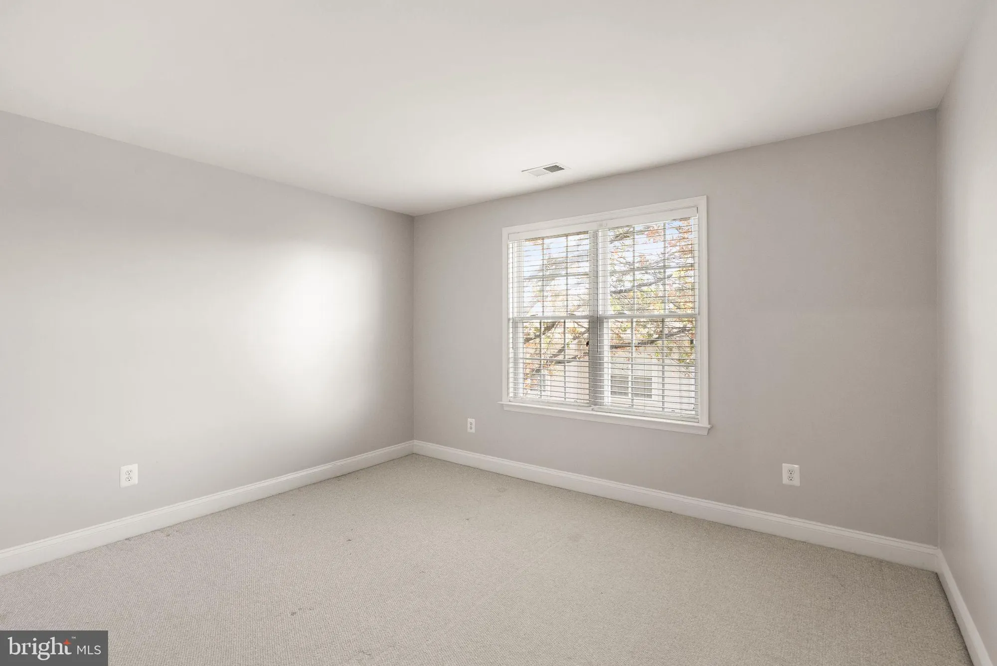 Property Slideshow image 31 of 50 | 17680 glass ridge pl, Gainesville, VA, 20155