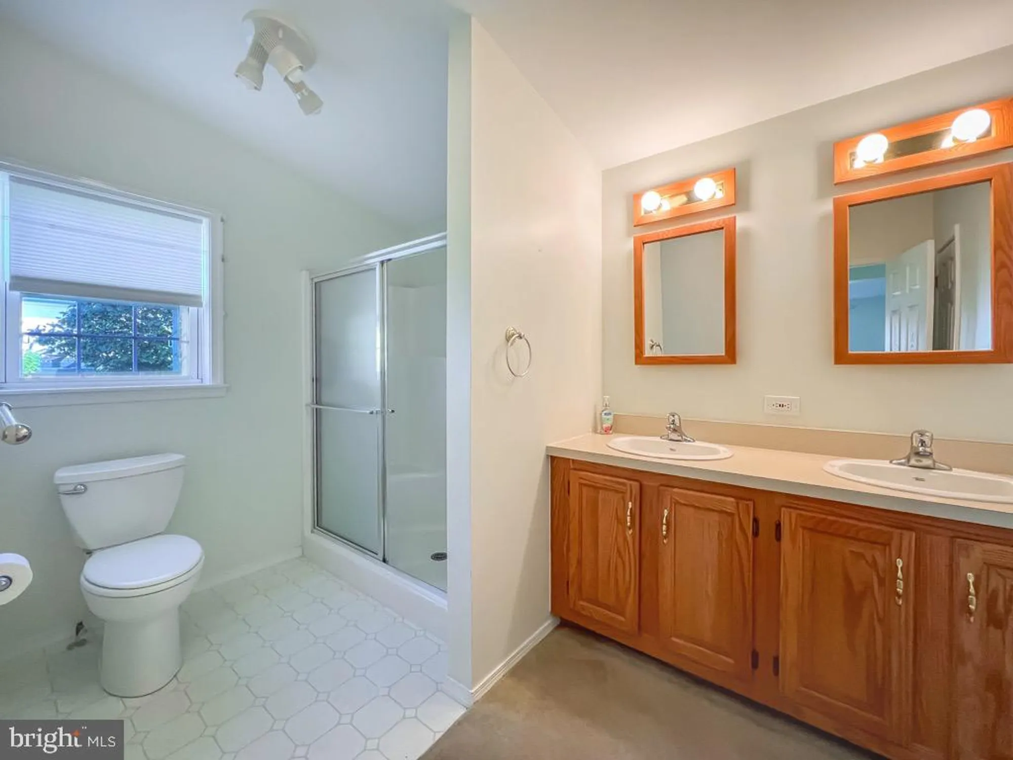 Property Slideshow image 29 of 41 | 529 honeysuckle ct, New Hope, PA, 18938