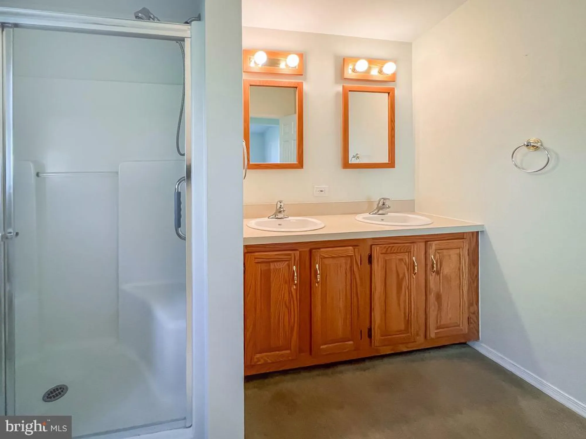 Property Slideshow image 30 of 41 | 529 honeysuckle ct, New Hope, PA, 18938