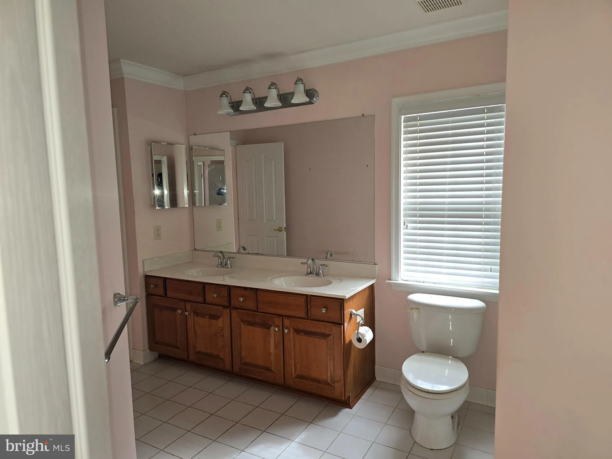 Property Slideshow image 29 of 44 | 8790 sage brush way 19, Columbia, MD, 21045