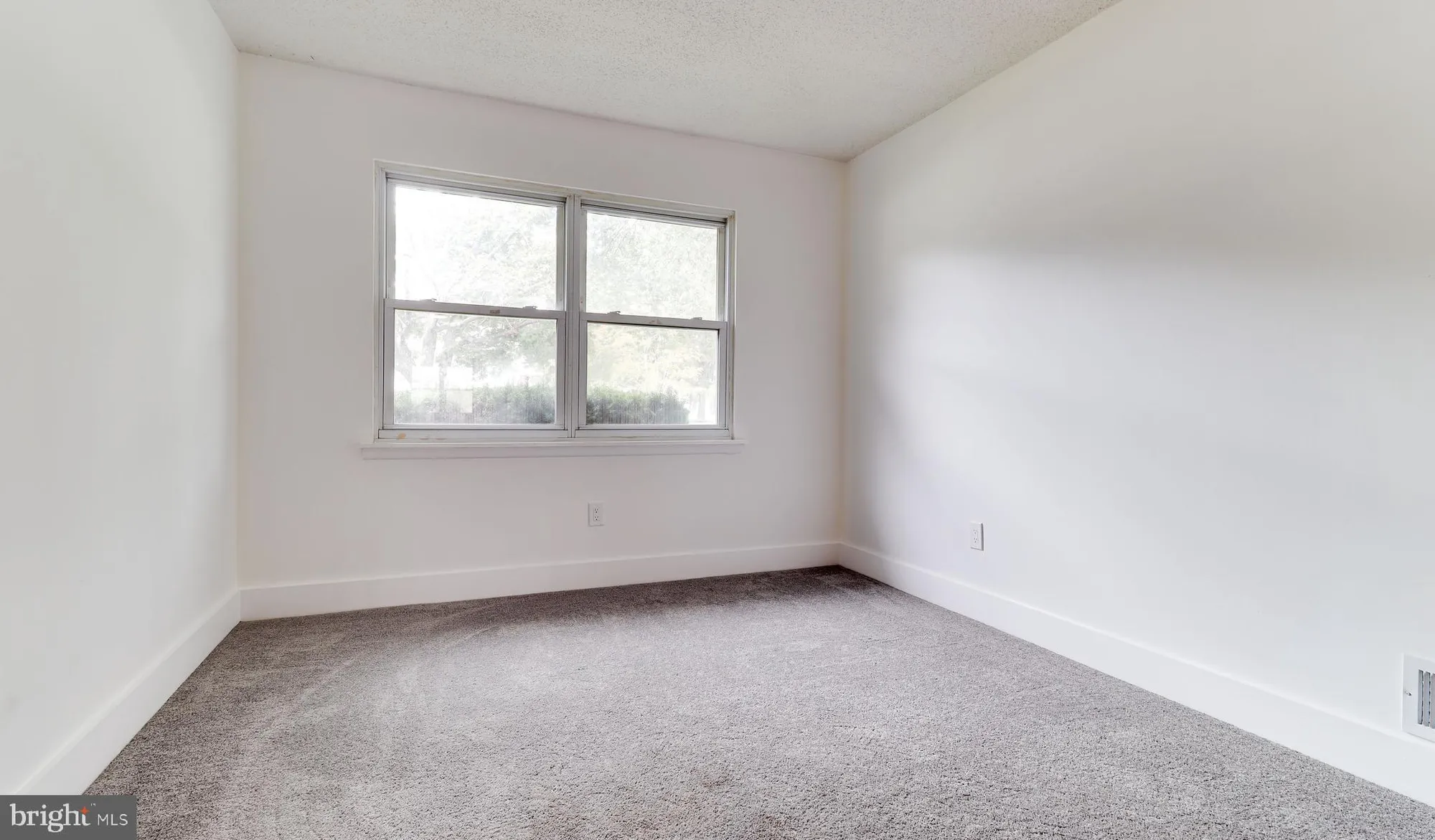 Property Slideshow image 18 of 28 | 1 whitecap way, Brick, NJ, 08723