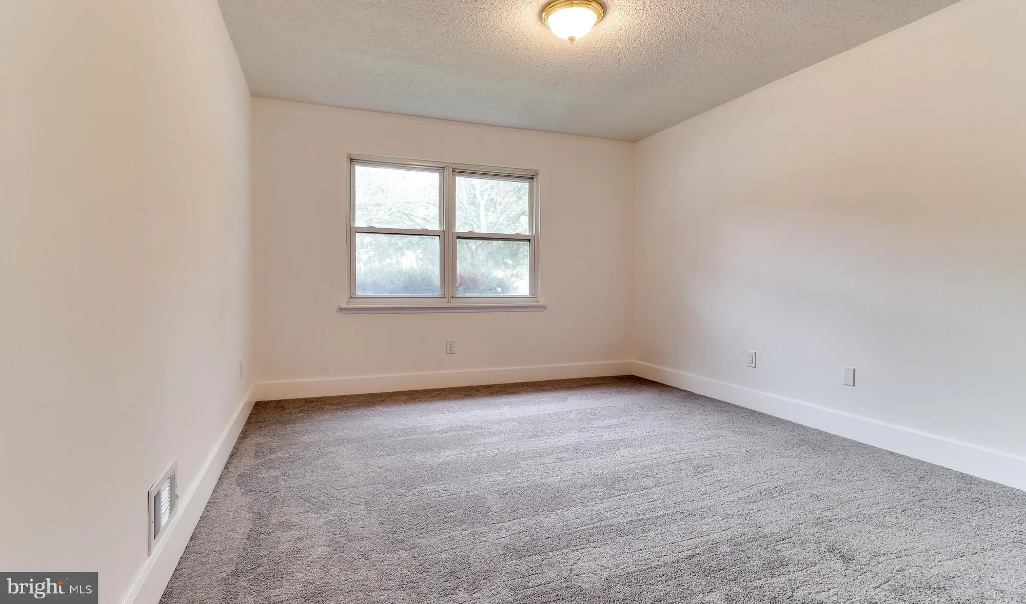 Property Slideshow image 20 of 28 | 1 whitecap way, Brick, NJ, 08723