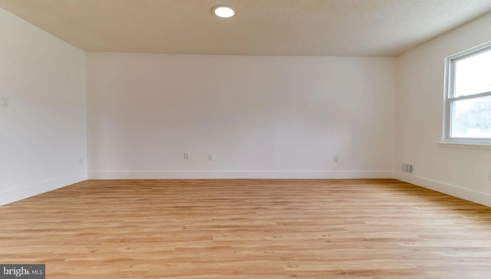 Property Slideshow image 7 of 28 | 1 whitecap way, Brick, NJ, 08723