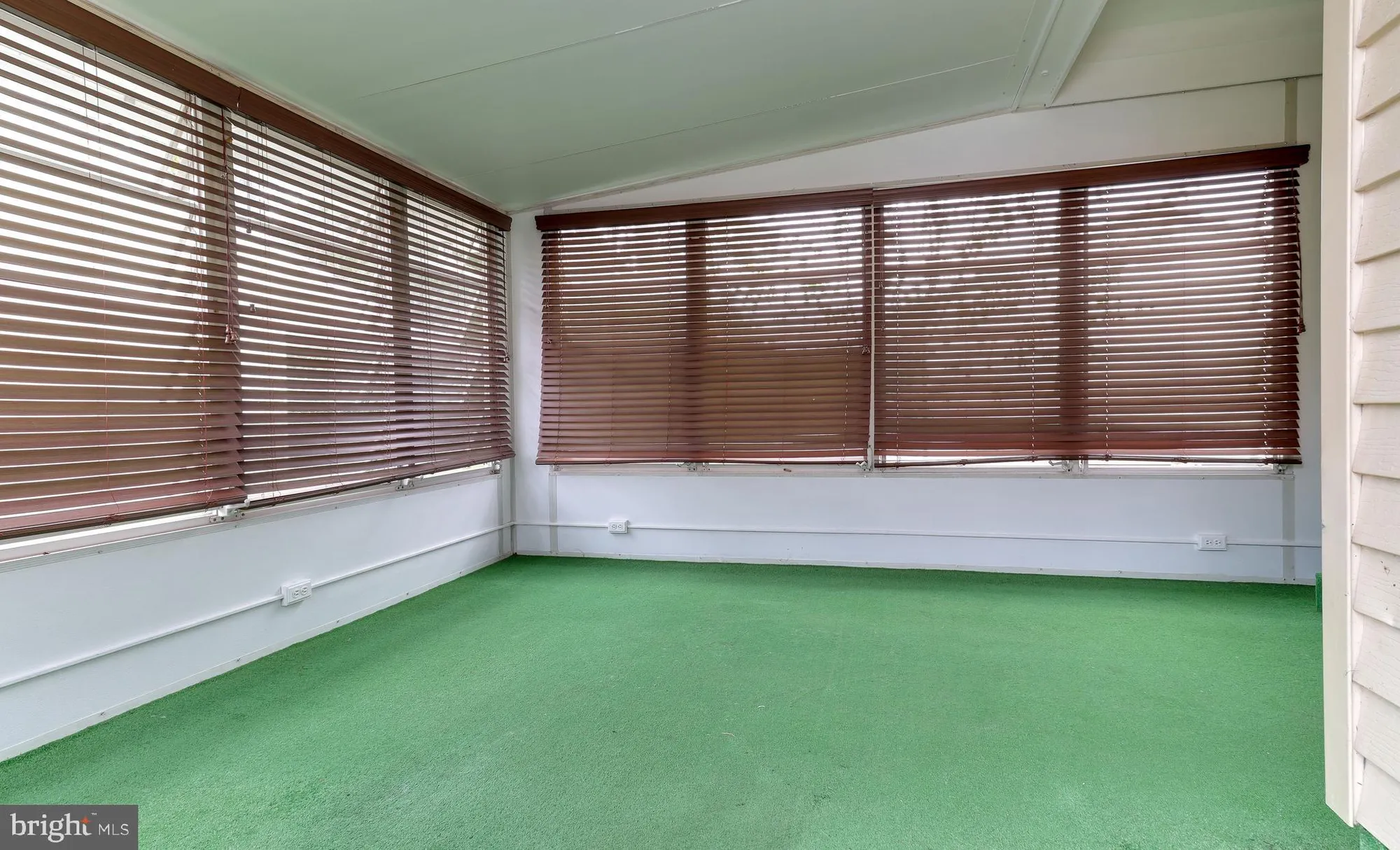 Property Slideshow image 23 of 28 | 1 whitecap way, Brick, NJ, 08723