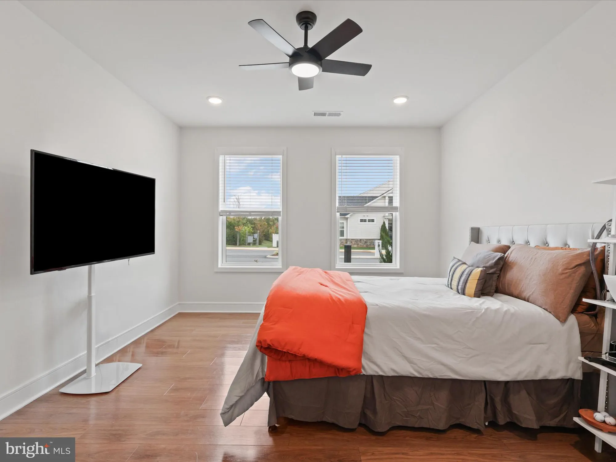Property Slideshow image 17 of 46 | 42874 firefly sonata ter apt 107, Ashburn, VA, 20148