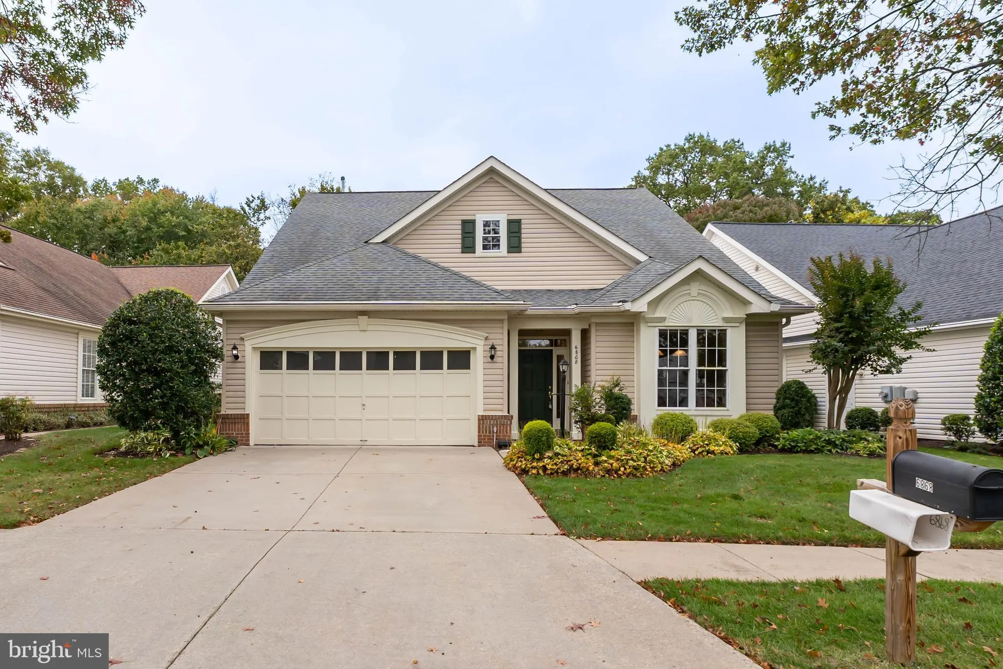 Property Slideshow image 3 of 64 | 6868 saddle run way, Gainesville, VA, 20155