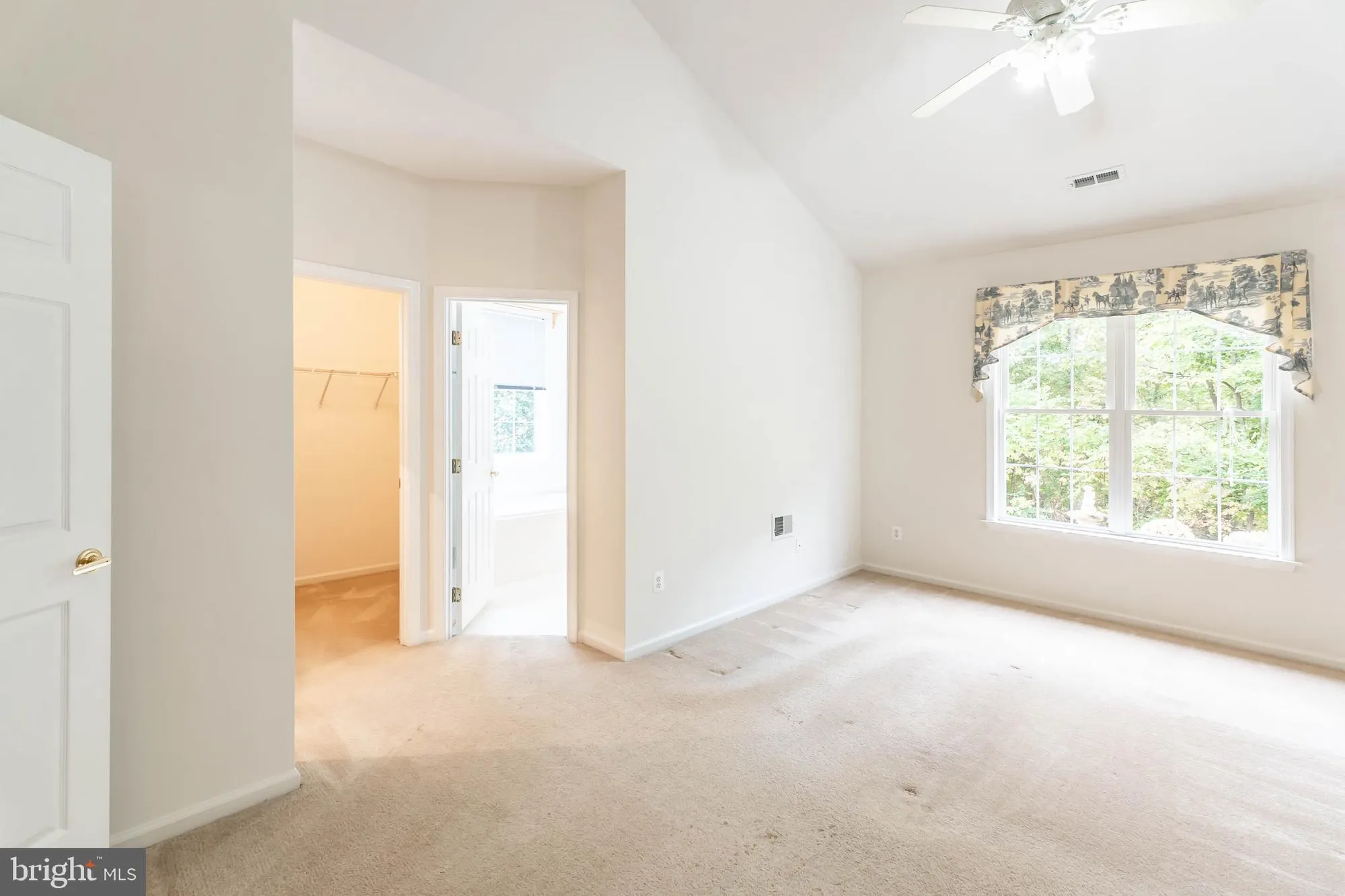 Property Slideshow image 21 of 64 | 6868 saddle run way, Gainesville, VA, 20155