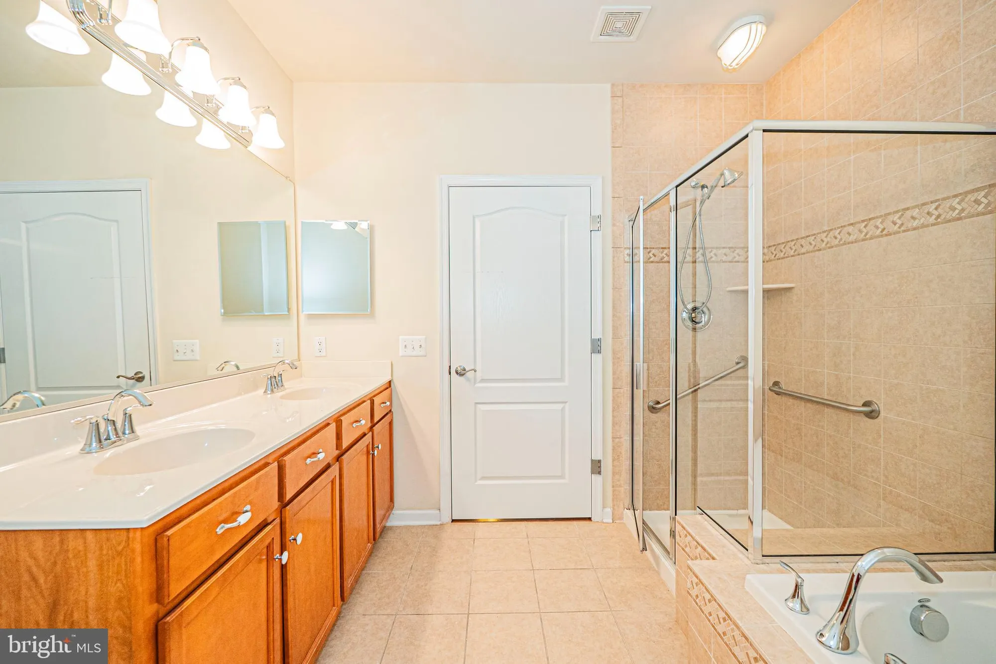 Property Slideshow image 18 of 29 | 1405 wigeon way unit 206, Gambrills, MD, 21054
