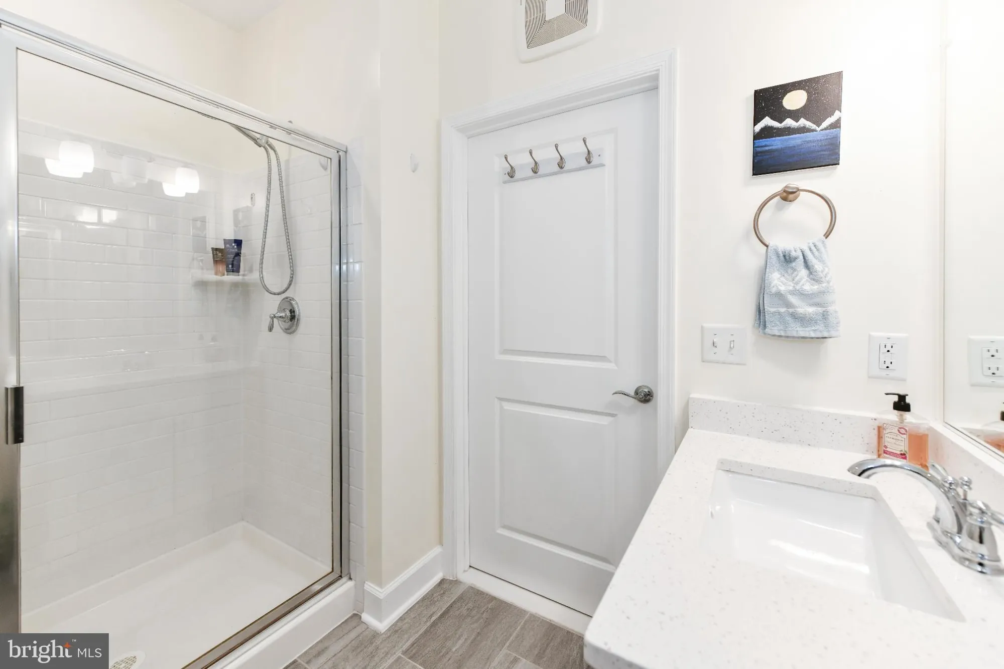 Property Slideshow image 22 of 44 | 2960 vaden dr # 2-406, Fairfax, VA, 22031