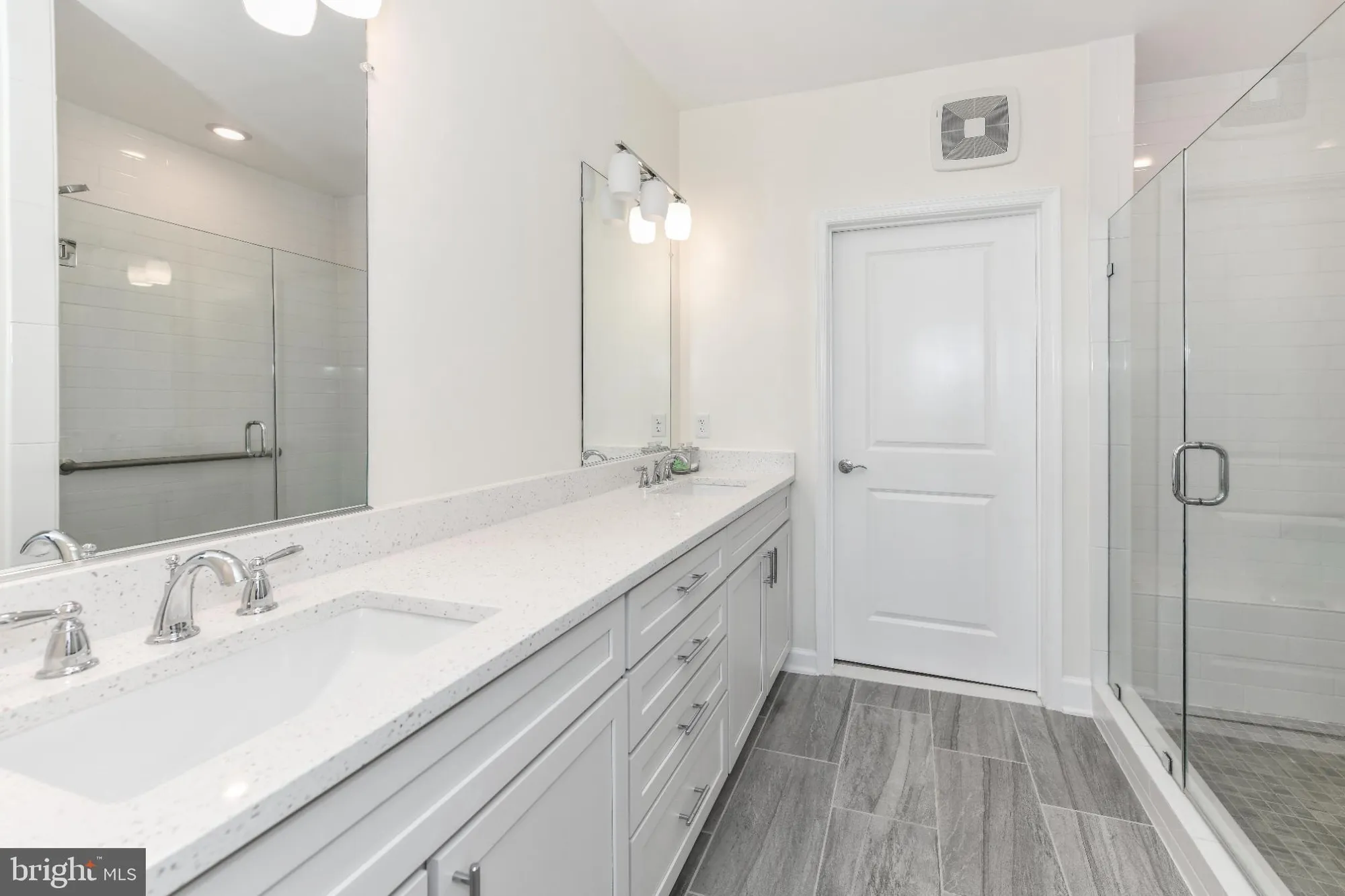Property Slideshow image 25 of 44 | 2960 vaden dr # 2-406, Fairfax, VA, 22031