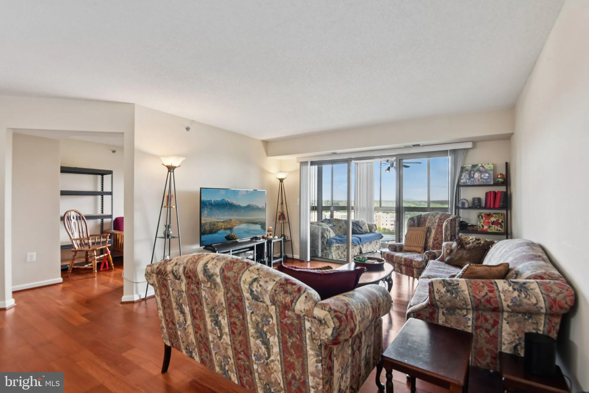 Property Slideshow image 10 of 38 | 19385 cypress ridge ter 815, Leesburg, VA, 20176