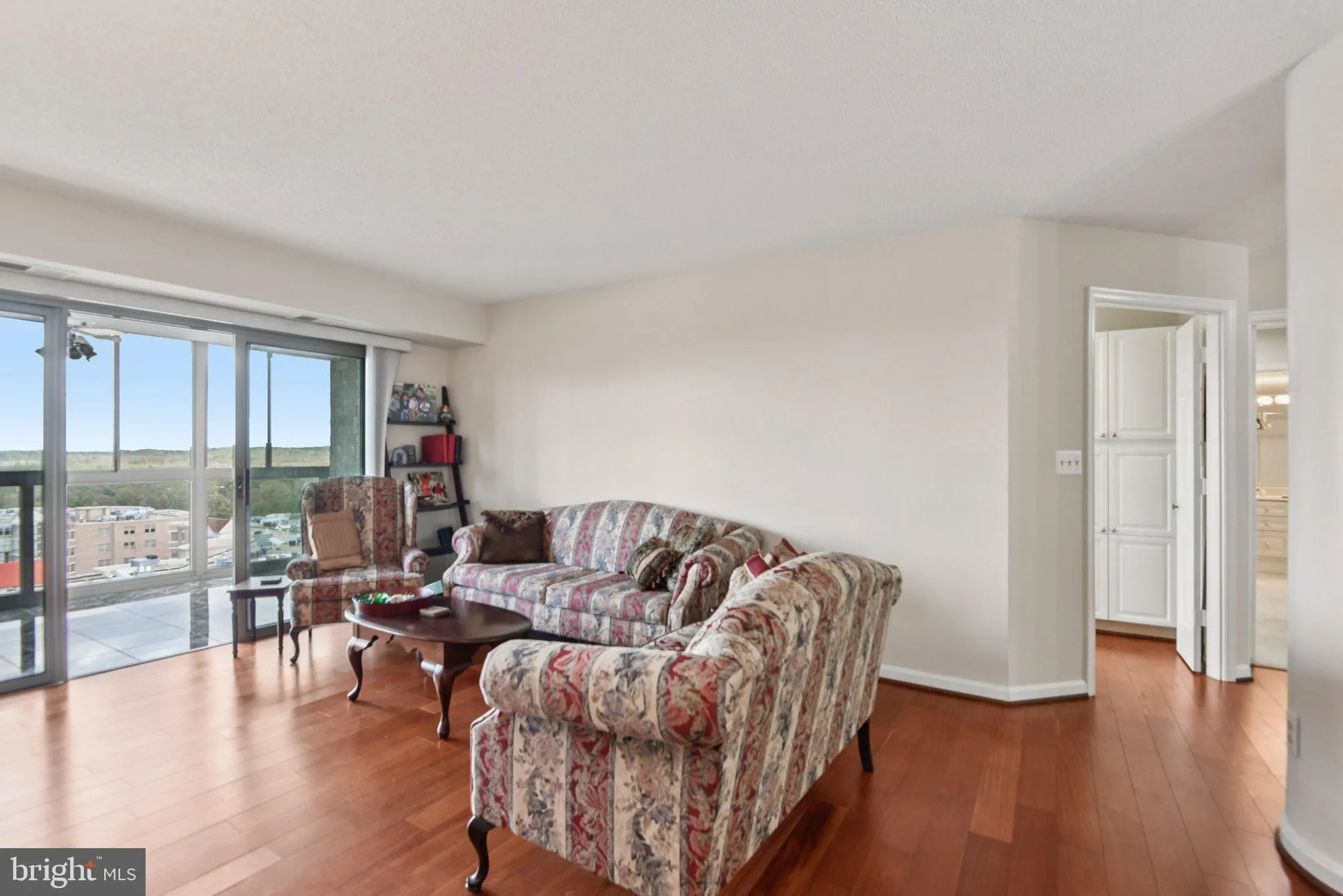 Property Slideshow image 13 of 38 | 19385 cypress ridge ter 815, Leesburg, VA, 20176