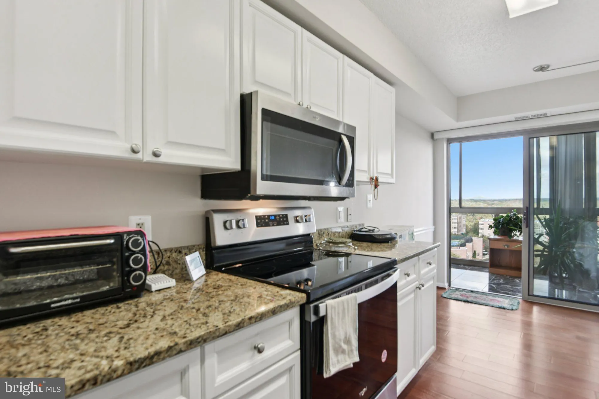 Property Slideshow image 18 of 38 | 19385 cypress ridge ter 815, Leesburg, VA, 20176