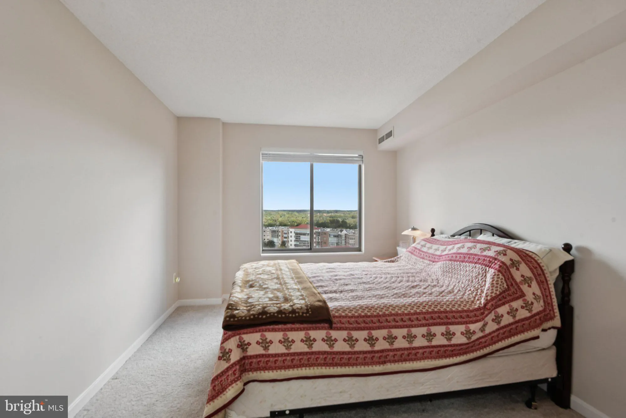 Property Slideshow image 19 of 38 | 19385 cypress ridge ter 815, Leesburg, VA, 20176